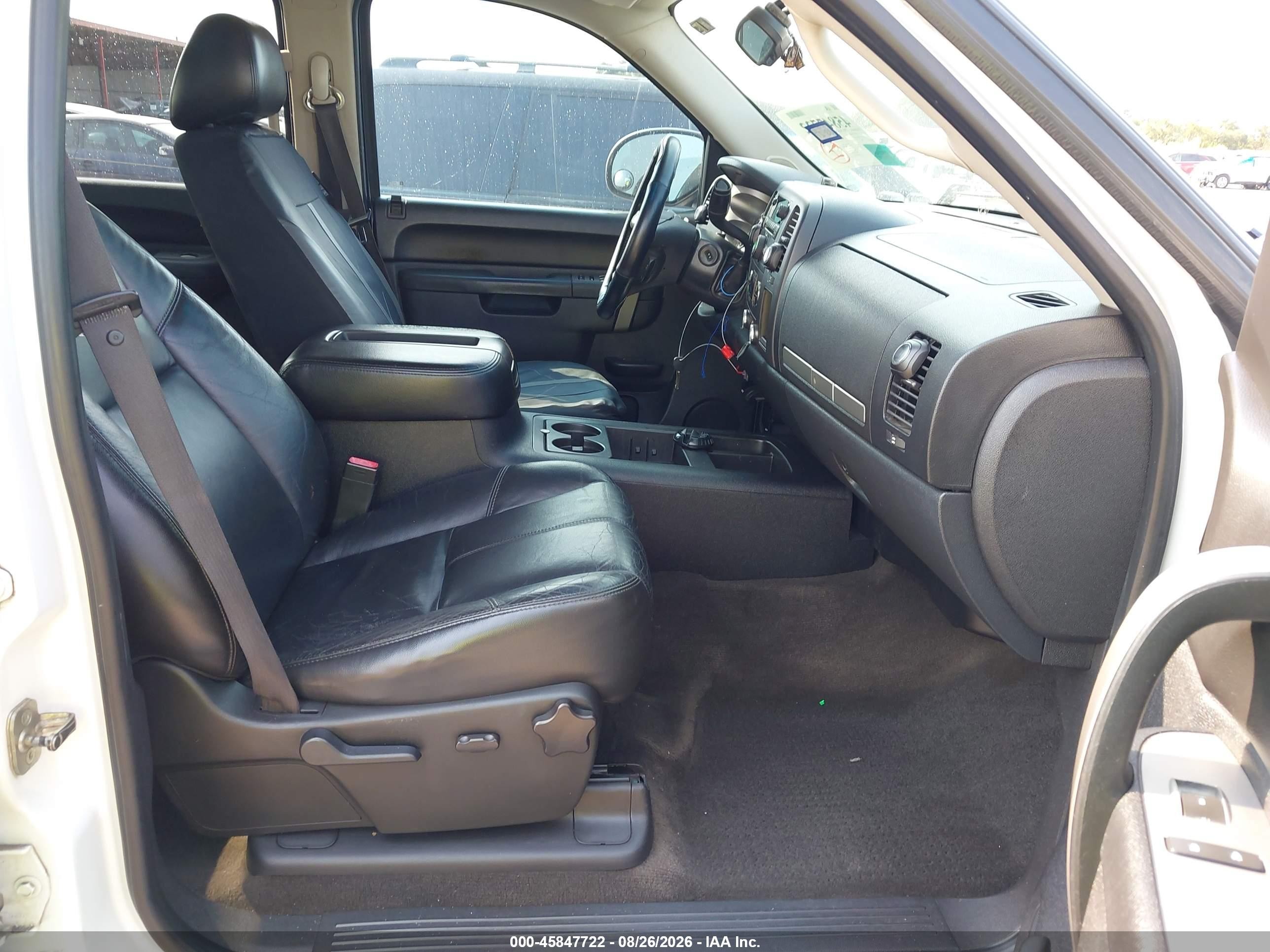 2011 Chevrolet Silverado 1500 Lt White vin: 3GCPCSE04BG372272