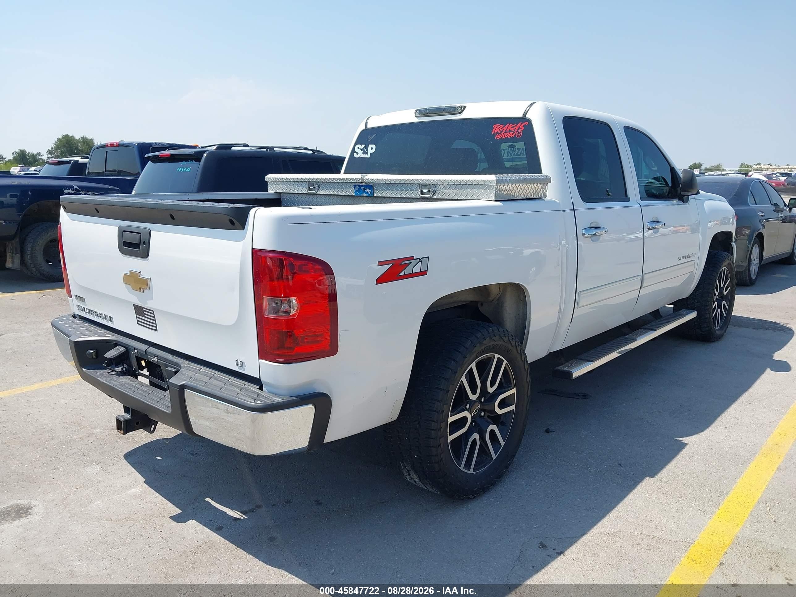 2011 Chevrolet Silverado 1500 Lt White vin: 3GCPCSE04BG372272
