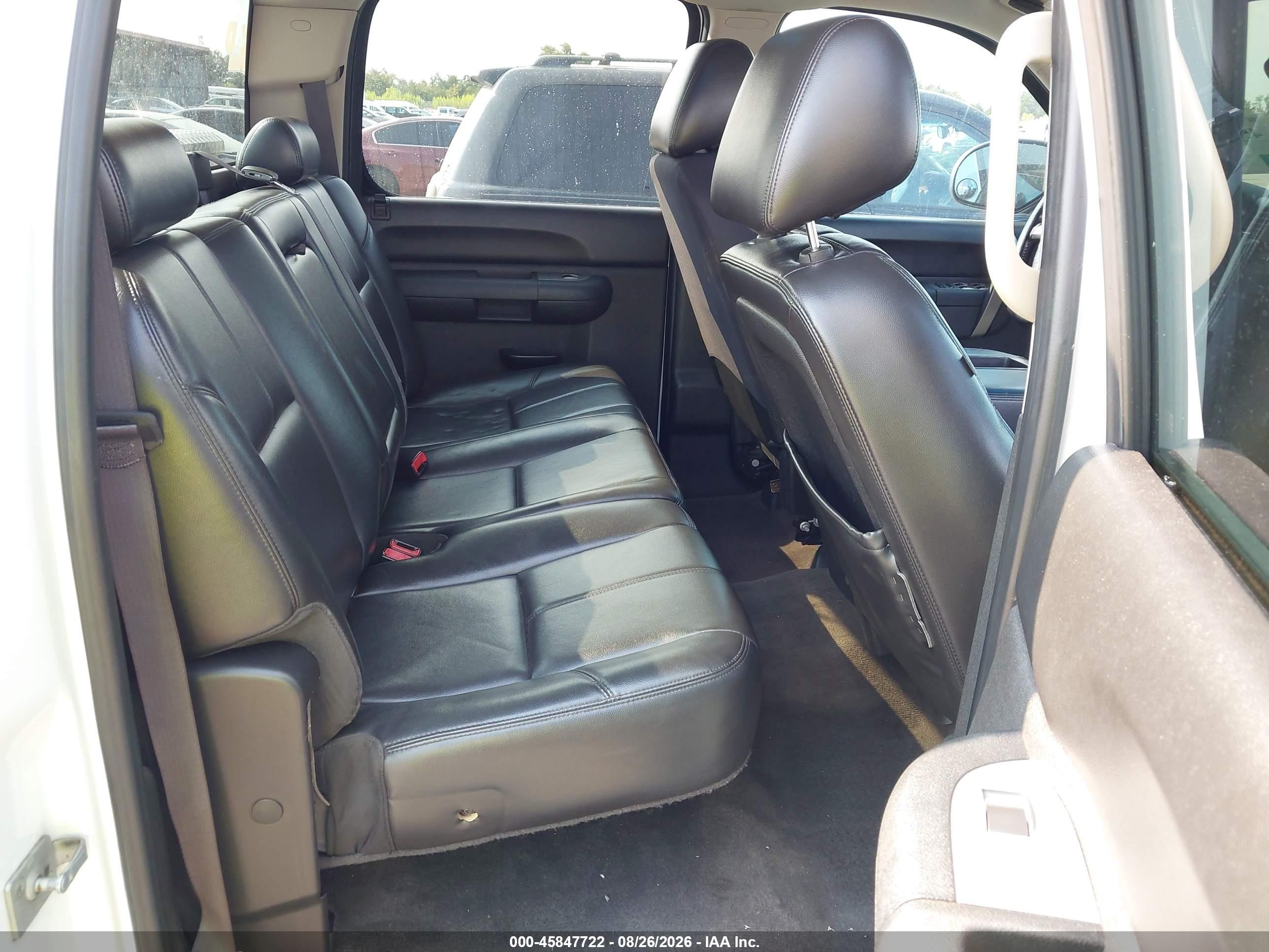 2011 Chevrolet Silverado 1500 Lt White vin: 3GCPCSE04BG372272