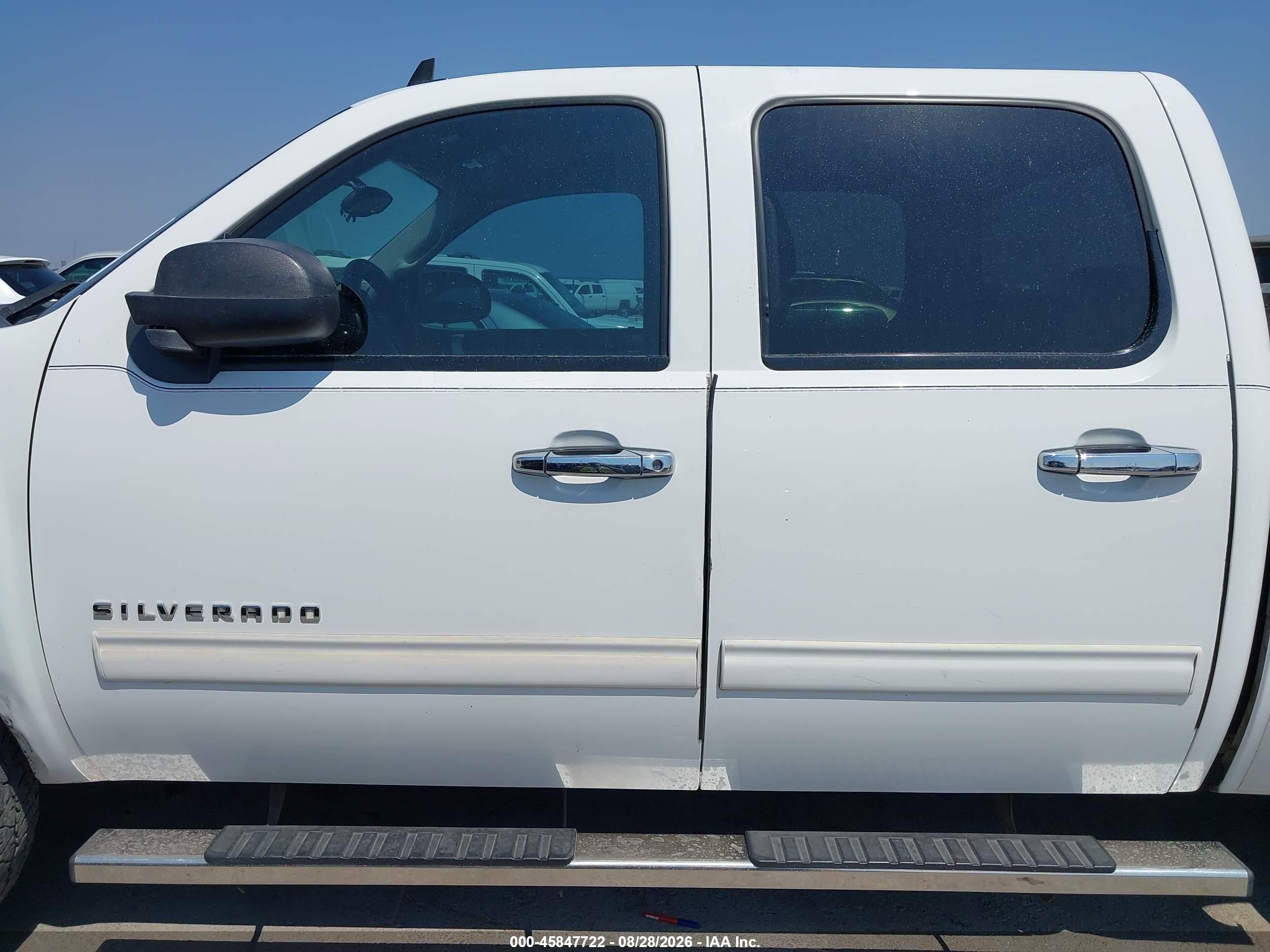 2011 Chevrolet Silverado 1500 Lt White vin: 3GCPCSE04BG372272