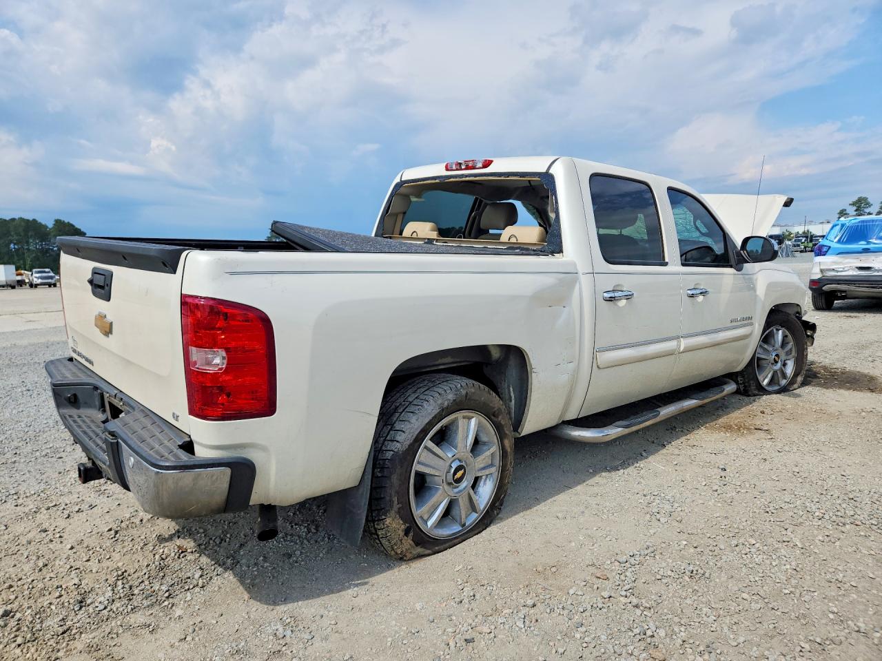 2013 Chevrolet Silverado C1500 Lt White vin: 3GCPCSE04DG223492