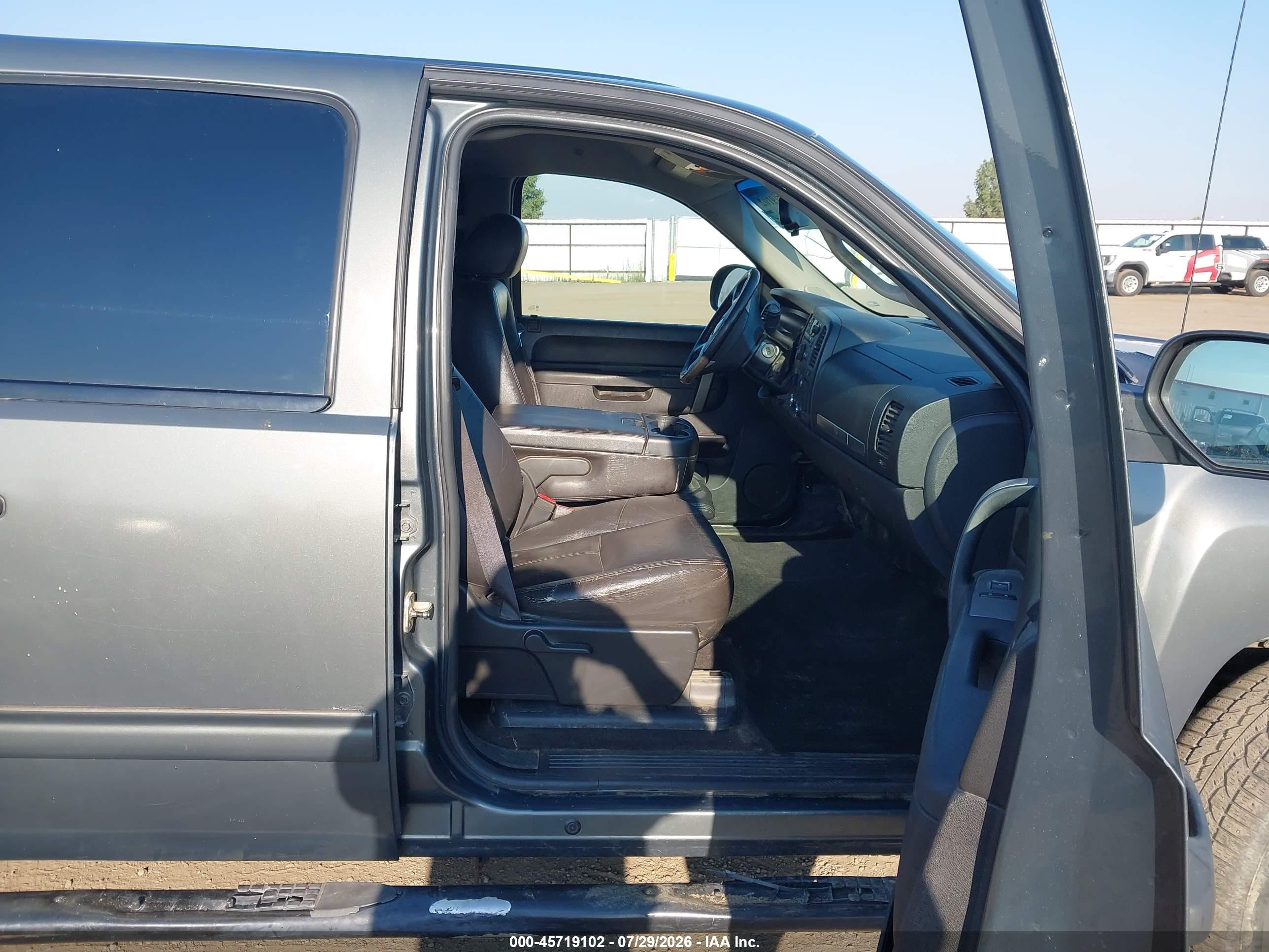 2011 Chevrolet Silverado 1500 Lt Gray vin: 3GCPCSE05BG145561