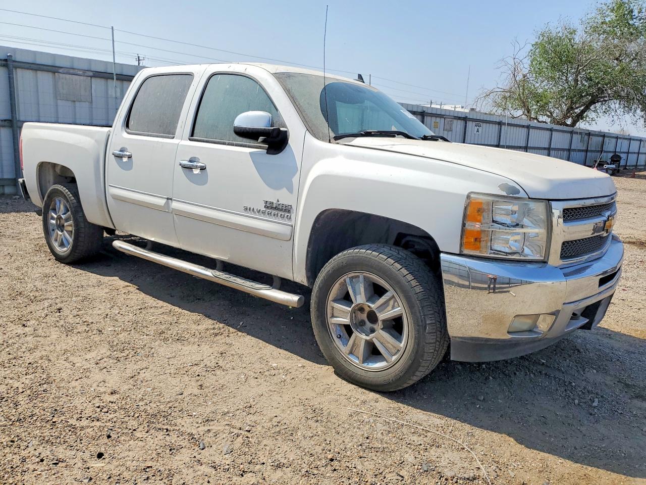2013 Chevrolet Silverado C1500 Lt White vin: 3GCPCSE05DG224585