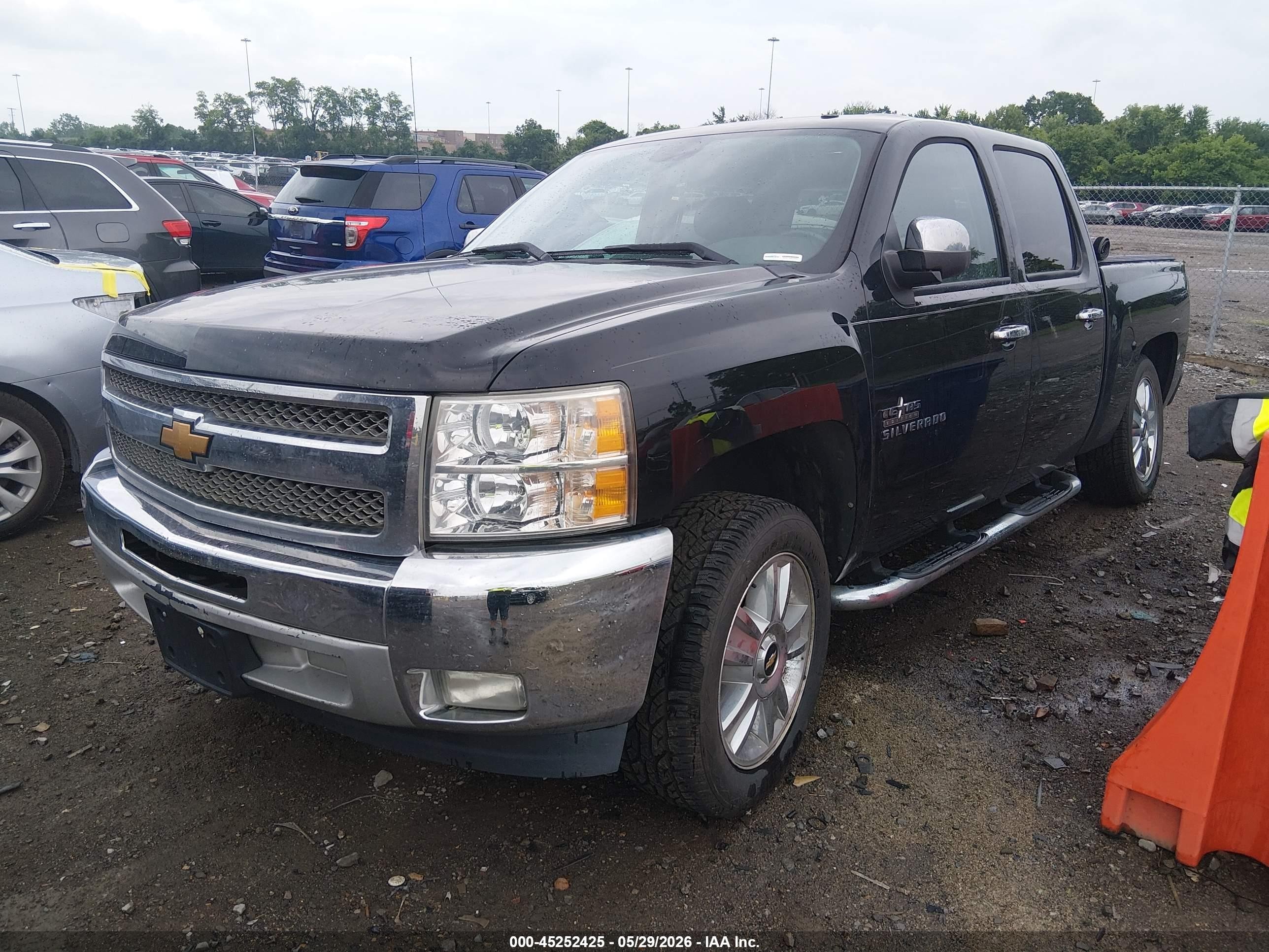 2013 Chevrolet Silverado 1500 Lt Черный vin: 3GCPCSE05DG270983