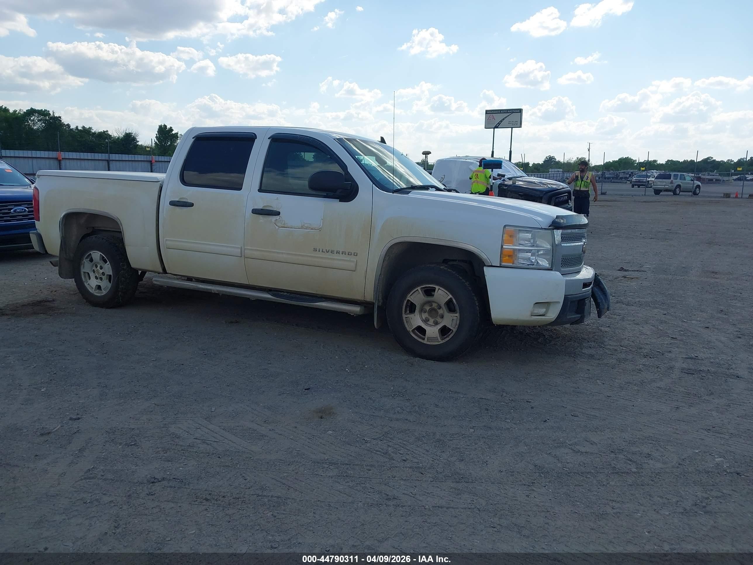 2011 Chevrolet Silverado 1500 Lt Белый vin: 3GCPCSE06BG225614