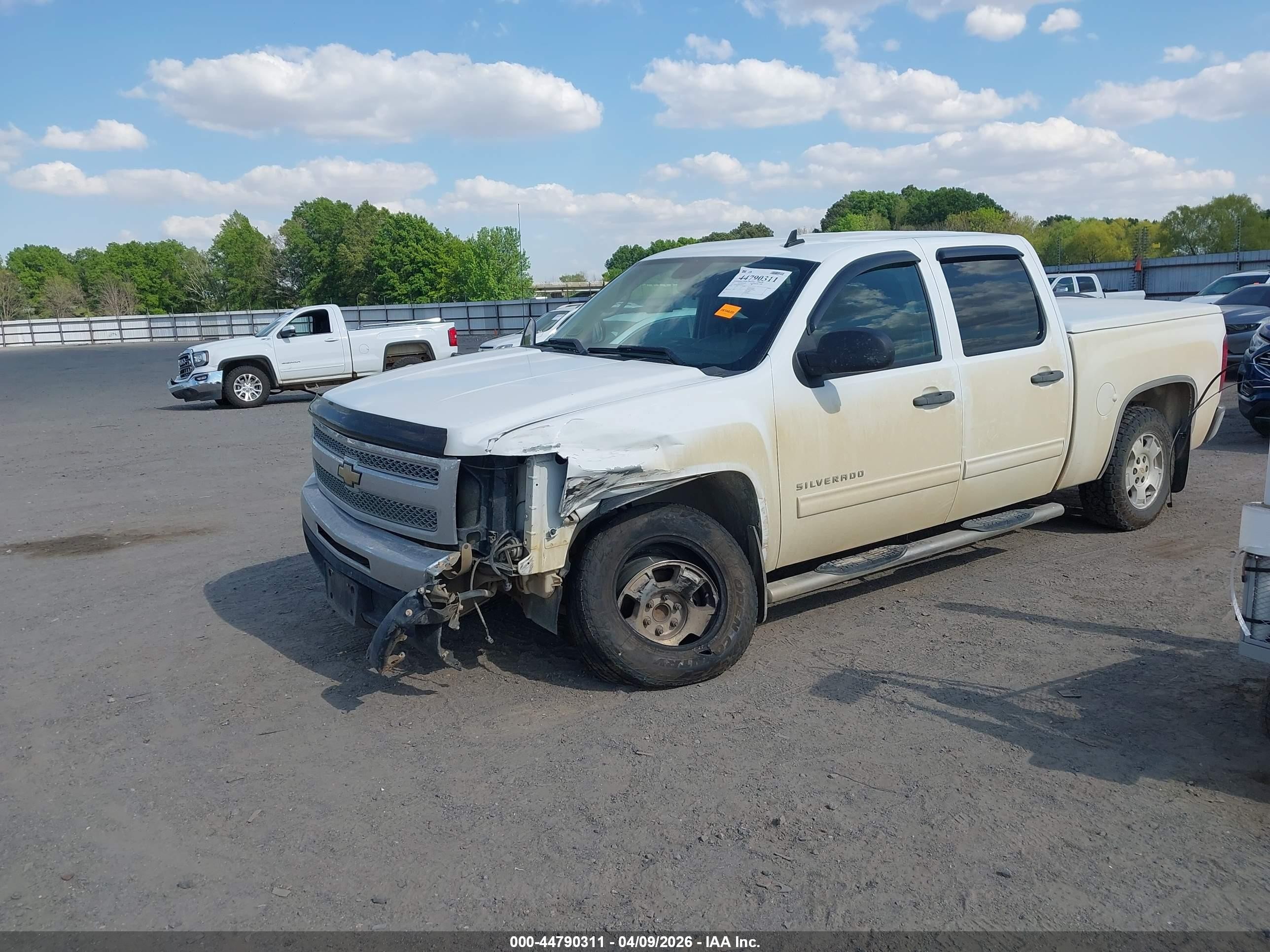 2011 Chevrolet Silverado 1500 Lt White vin: 3GCPCSE06BG225614