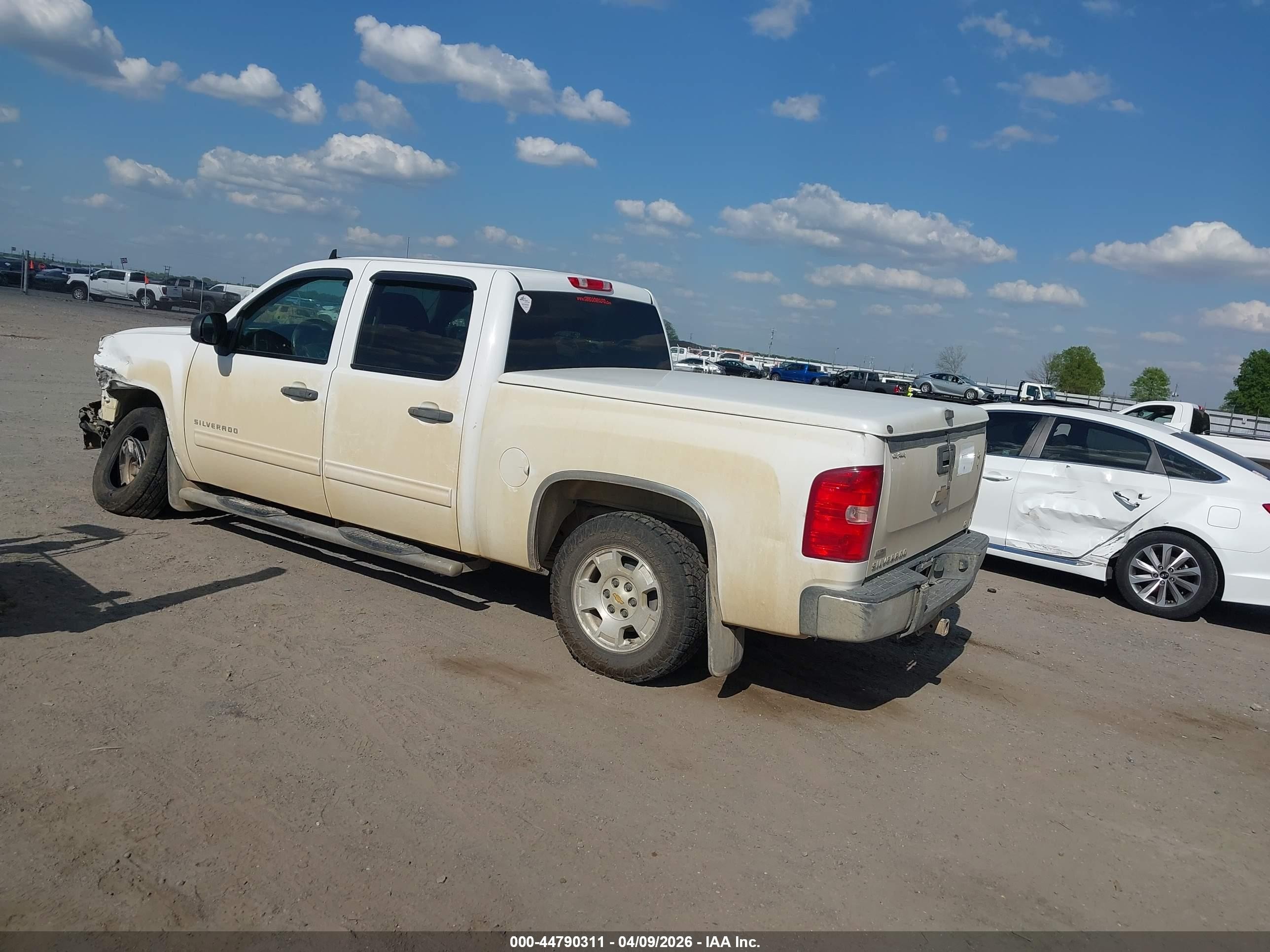 2011 Chevrolet Silverado 1500 Lt White vin: 3GCPCSE06BG225614
