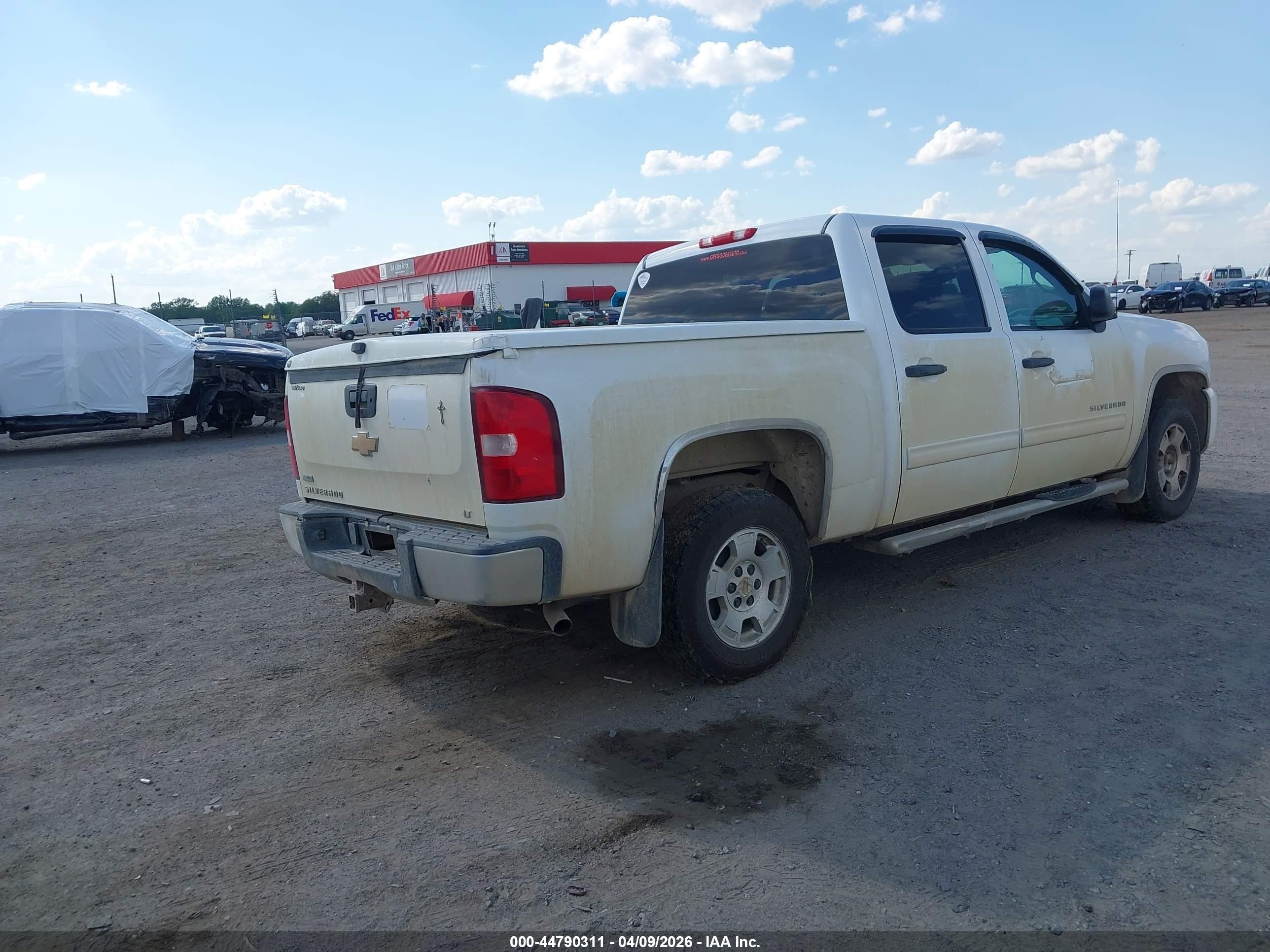 2011 Chevrolet Silverado 1500 Lt White vin: 3GCPCSE06BG225614