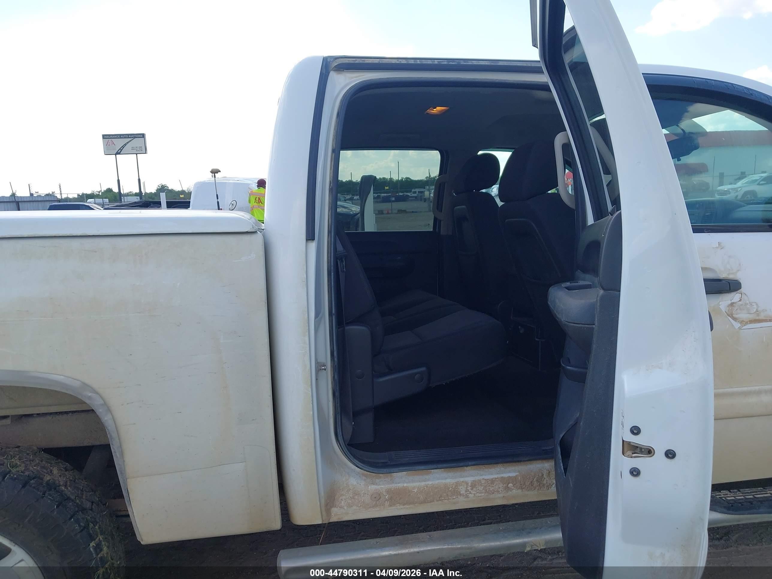 2011 Chevrolet Silverado 1500 Lt White vin: 3GCPCSE06BG225614