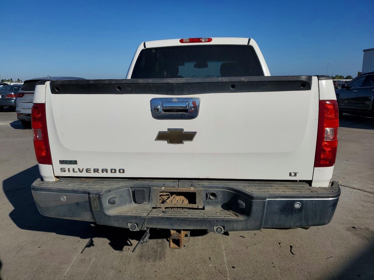 2011 Chevrolet Silverado C1500 Lt White vin: 3GCPCSE06BG254871