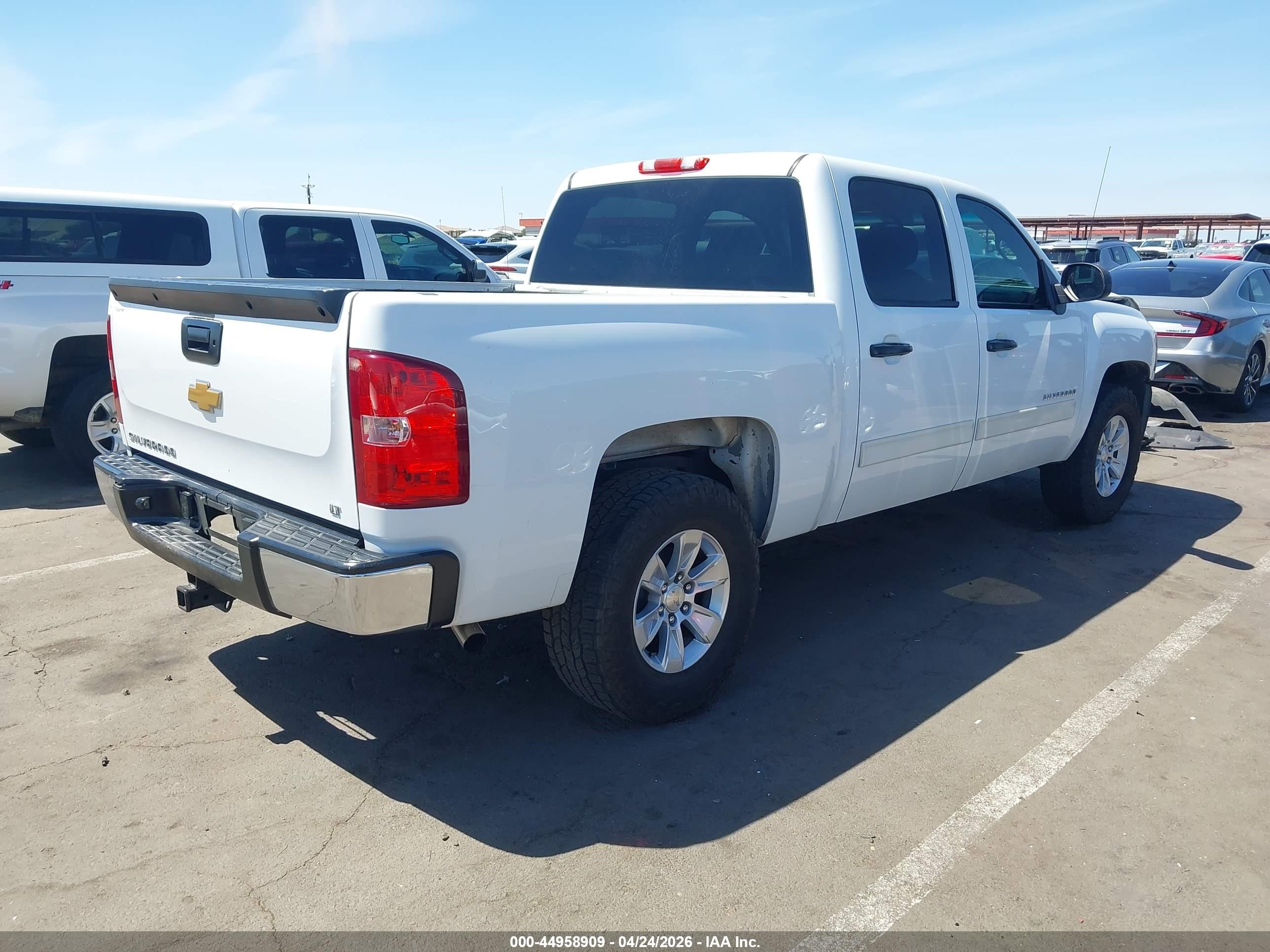 2012 Chevrolet Silverado 1500 Lt White vin: 3GCPCSE06CG290626