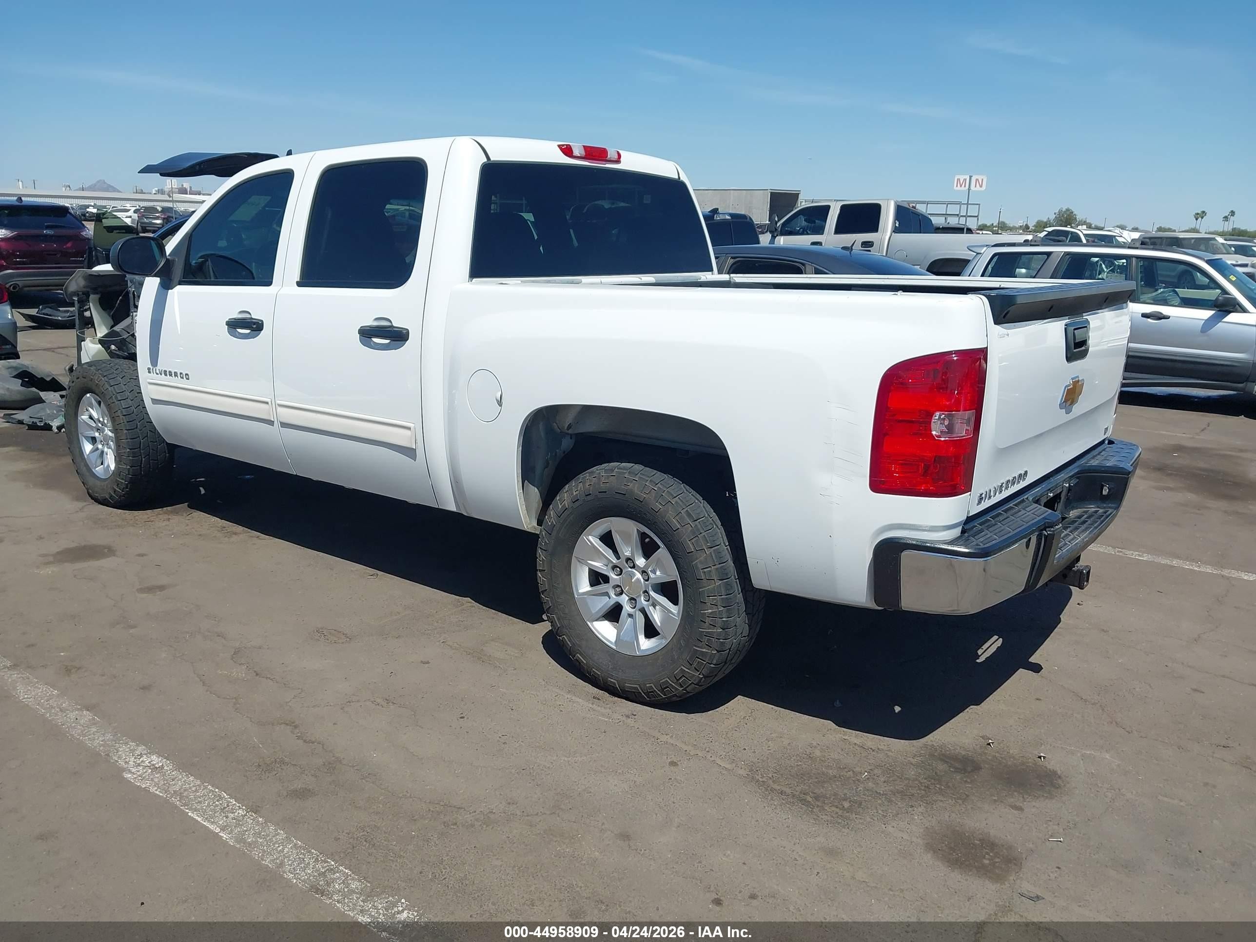 2012 Chevrolet Silverado 1500 Lt White vin: 3GCPCSE06CG290626