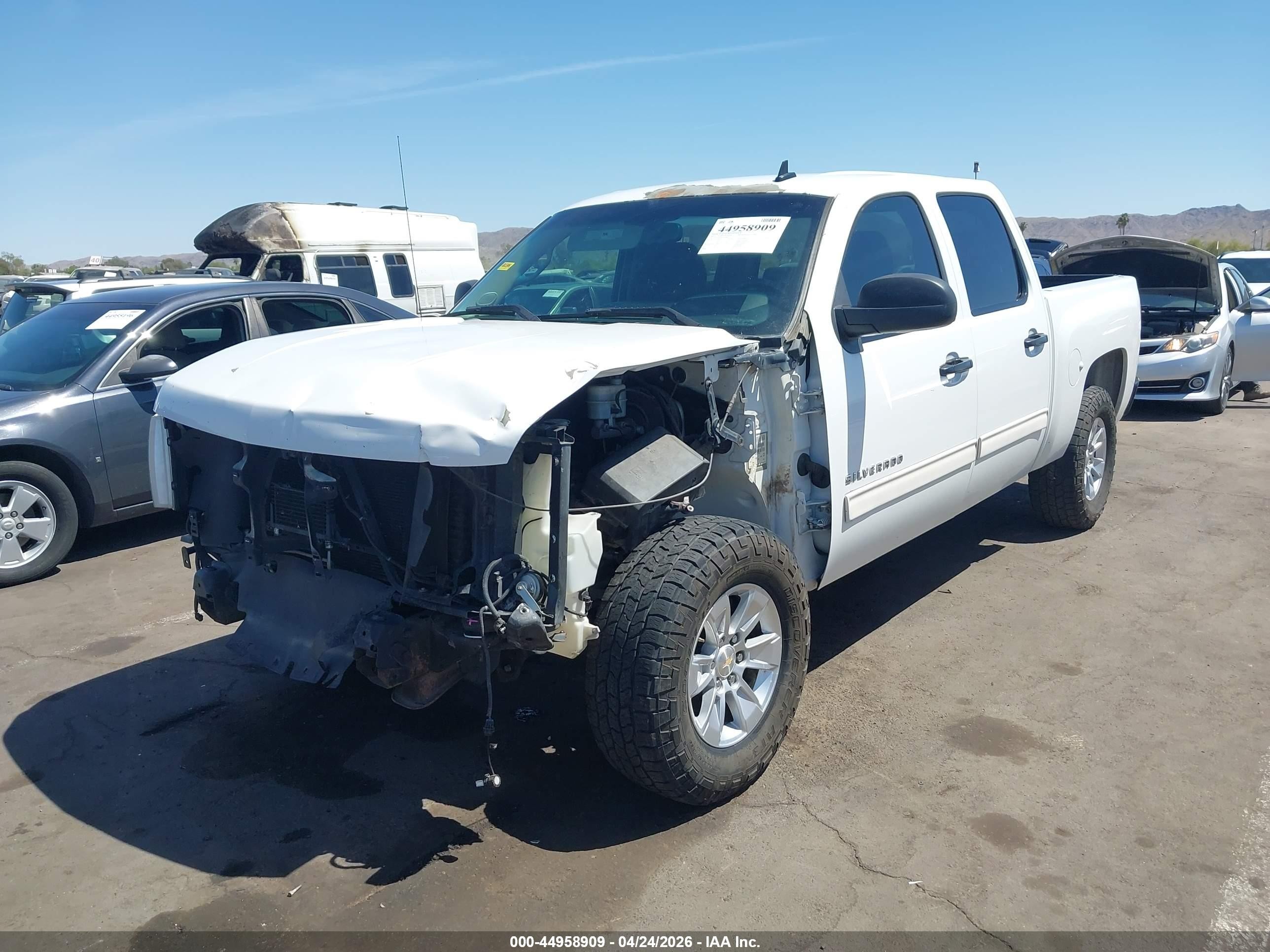 2012 Chevrolet Silverado 1500 Lt White vin: 3GCPCSE06CG290626