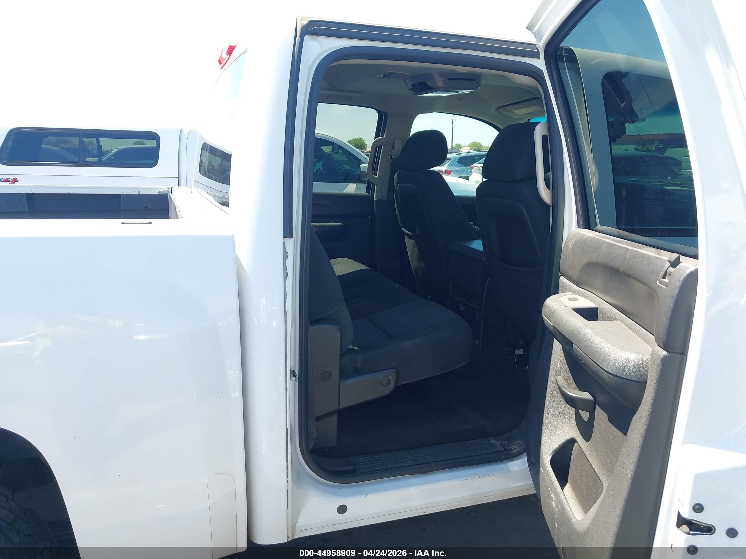 2012 Chevrolet Silverado 1500 Lt White vin: 3GCPCSE06CG290626