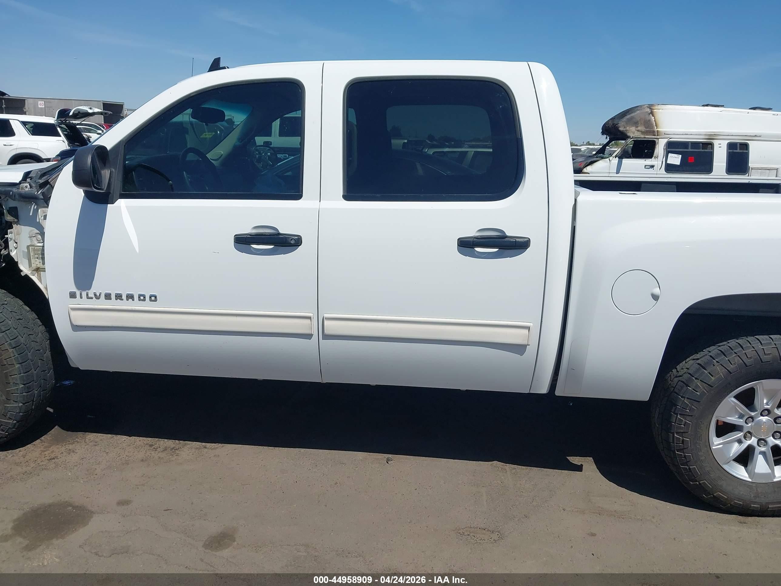 2012 Chevrolet Silverado 1500 Lt White vin: 3GCPCSE06CG290626