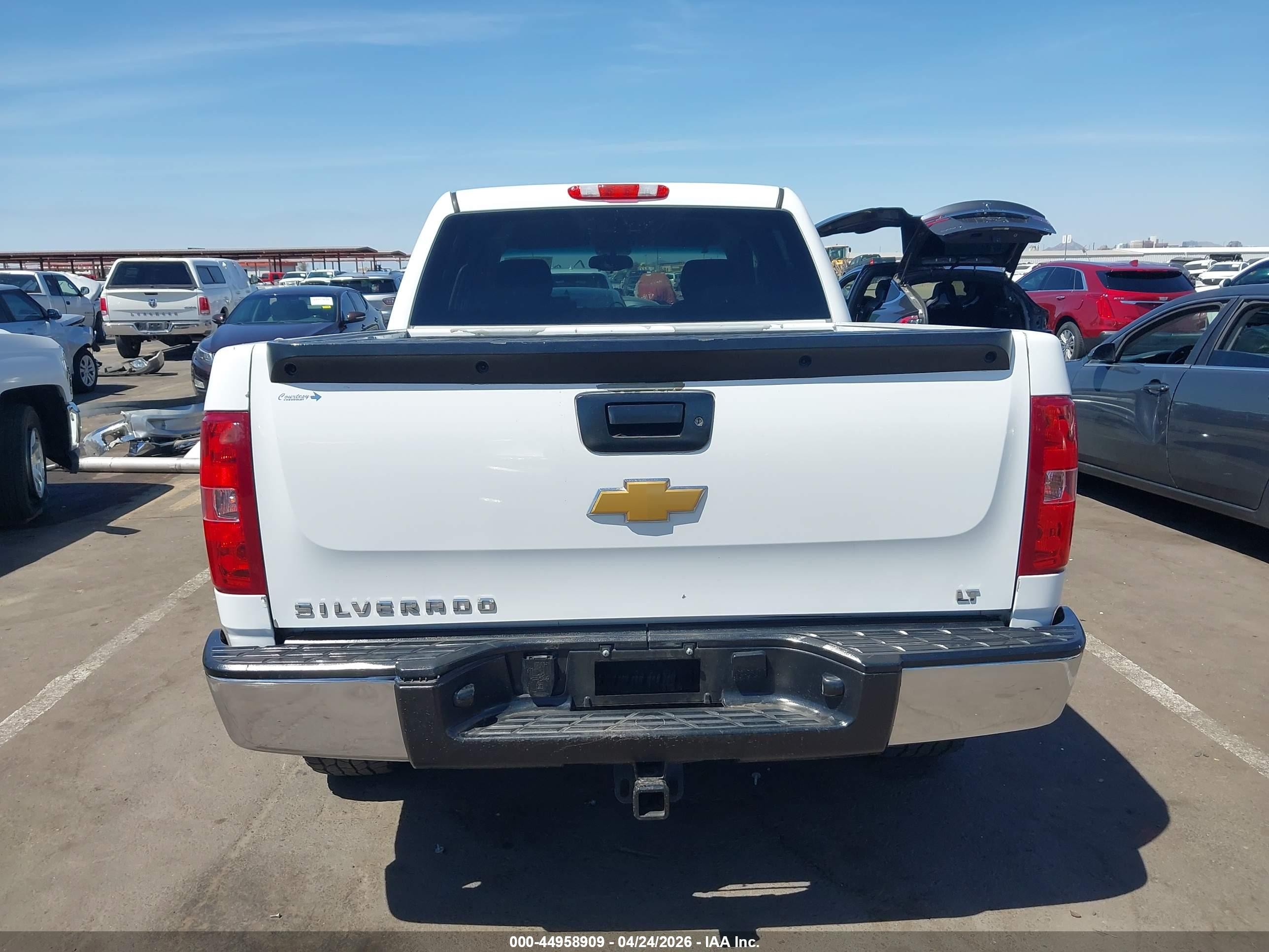 2012 Chevrolet Silverado 1500 Lt White vin: 3GCPCSE06CG290626
