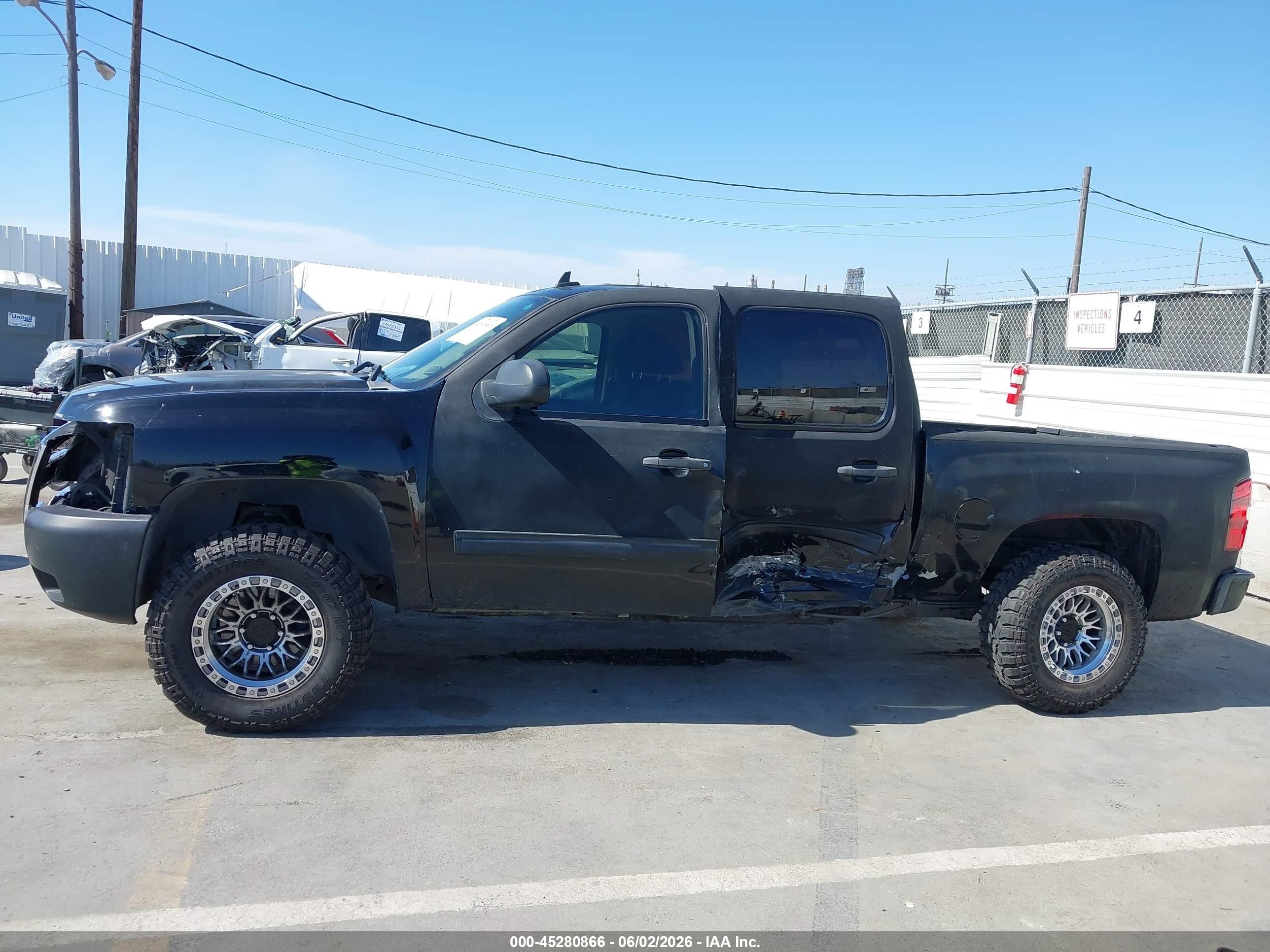 2011 Chevrolet Silverado 1500 Lt Black vin: 3GCPCSE07BG166525
