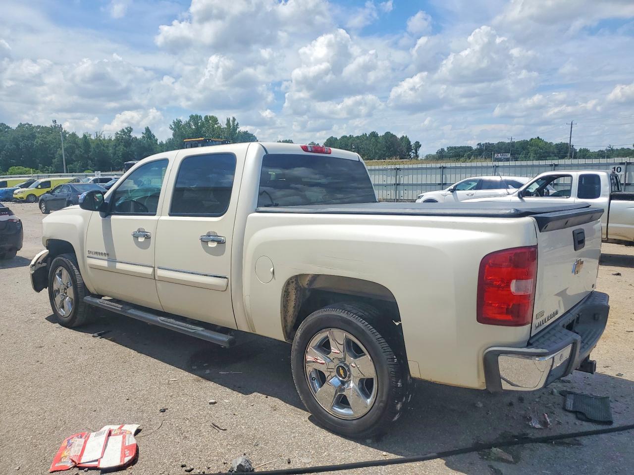 2011 Chevrolet Silverado C1500 Lt White vin: 3GCPCSE07BG248237