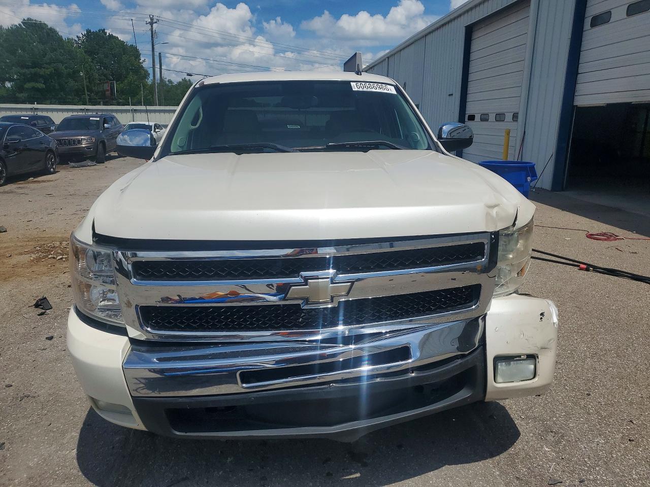 2011 Chevrolet Silverado C1500 Lt White vin: 3GCPCSE07BG248237