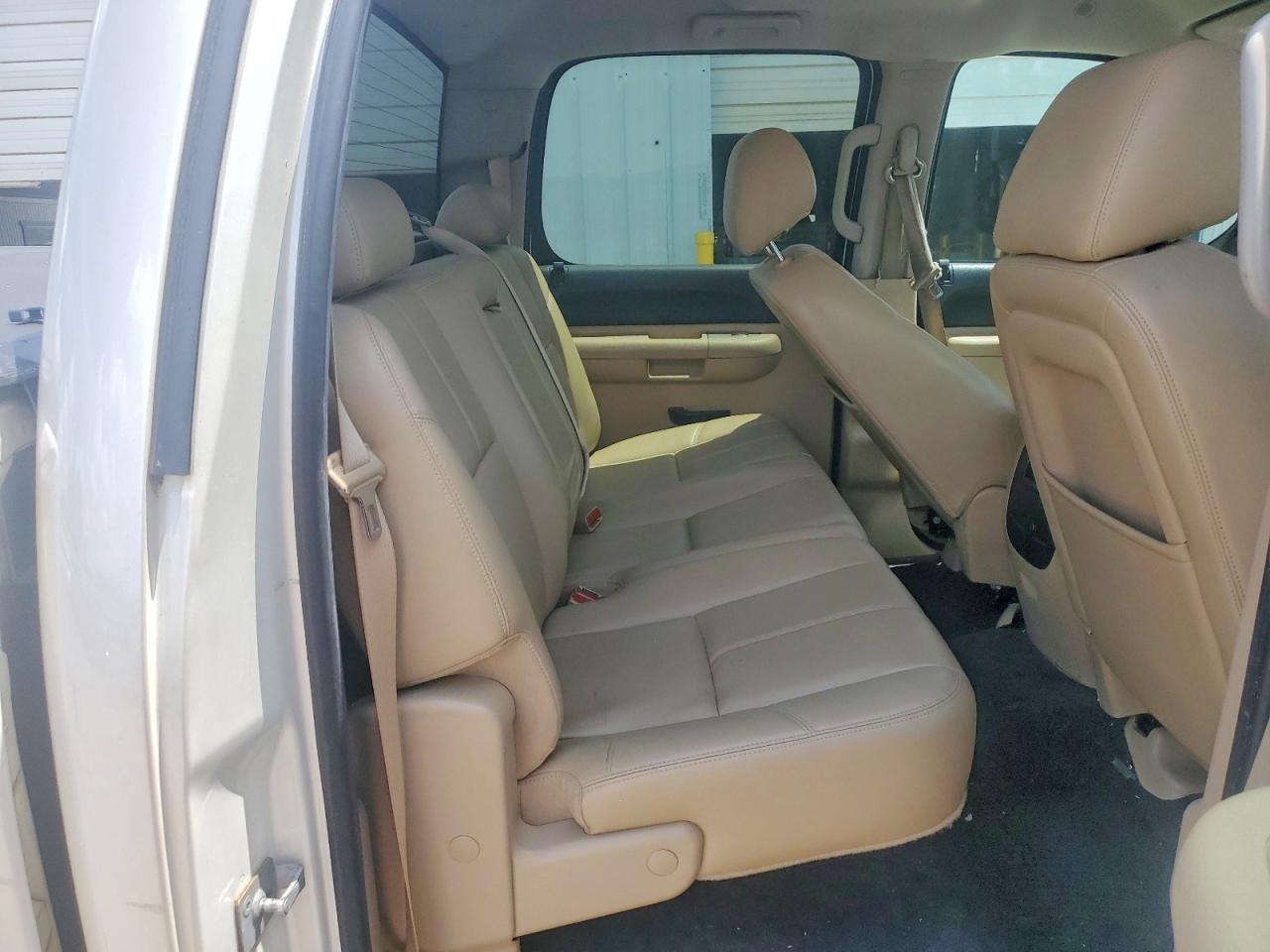 2011 Chevrolet Silverado C1500 Lt White vin: 3GCPCSE07BG248237