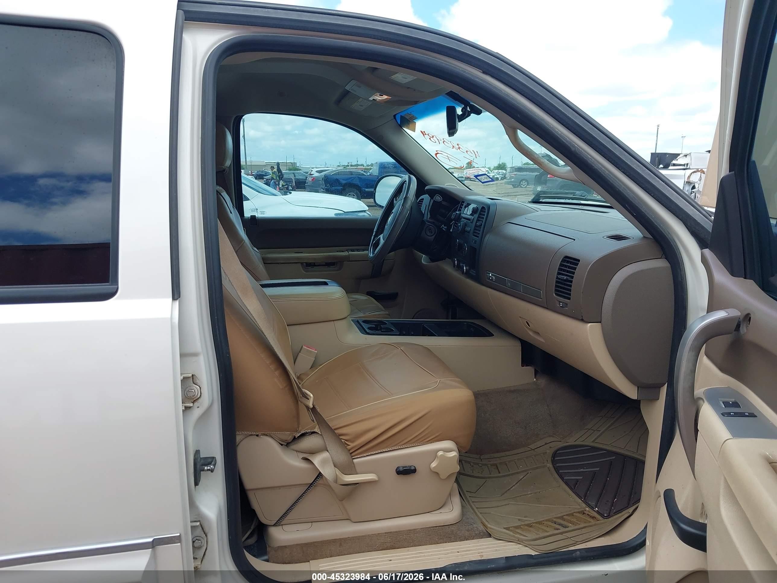 2013 Chevrolet Silverado 1500 Lt White vin: 3GCPCSE07DG129896