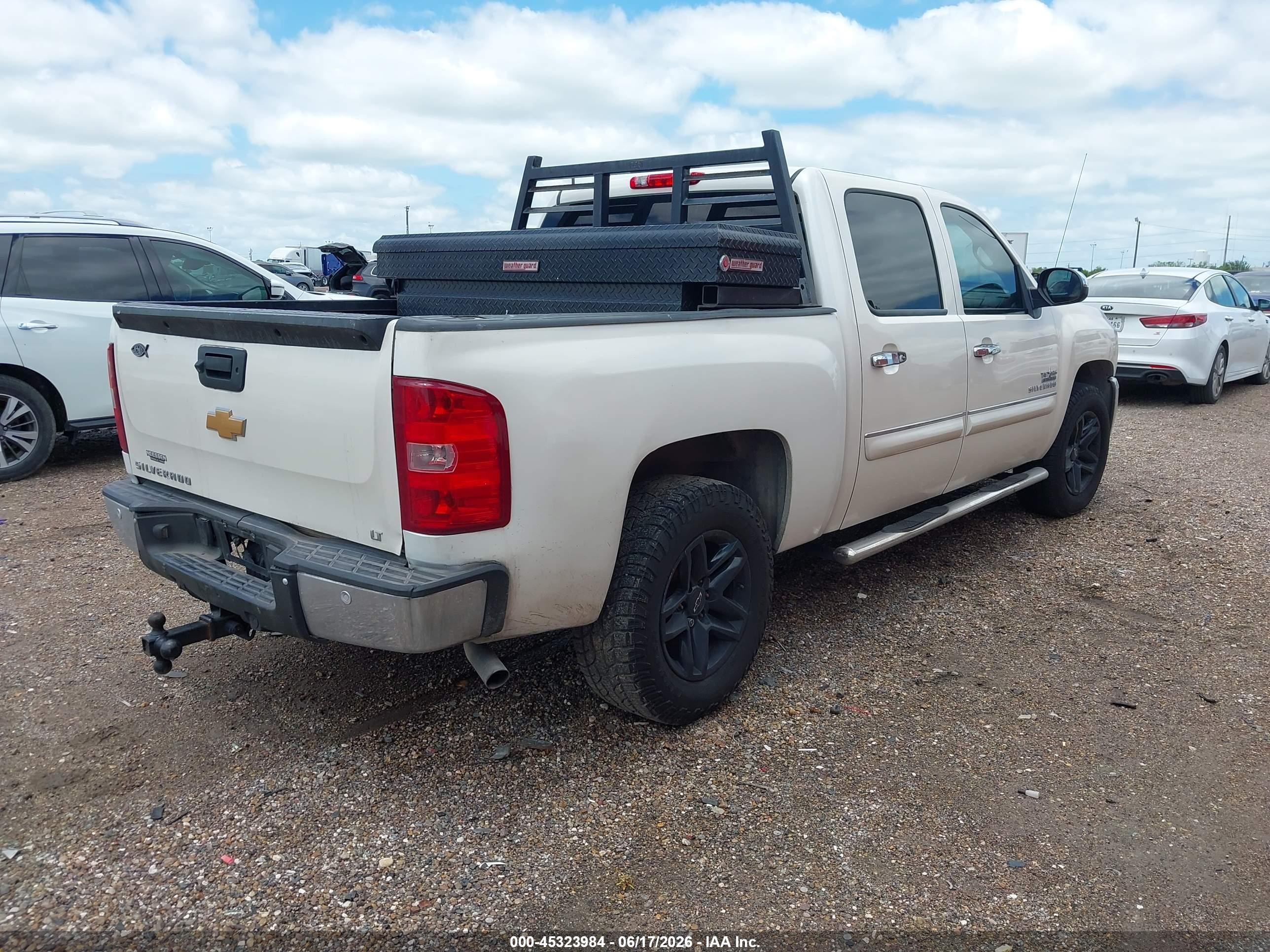 2013 Chevrolet Silverado 1500 Lt White vin: 3GCPCSE07DG129896