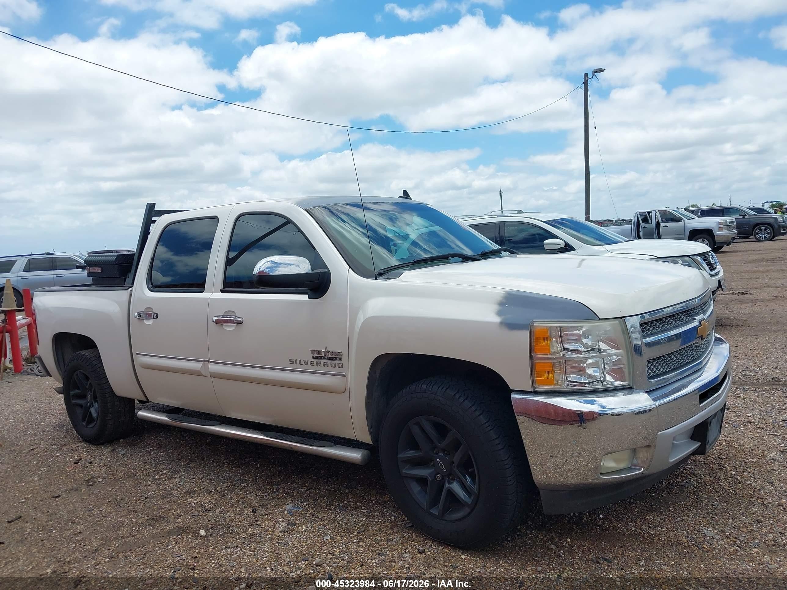 2013 Chevrolet Silverado 1500 Lt White vin: 3GCPCSE07DG129896