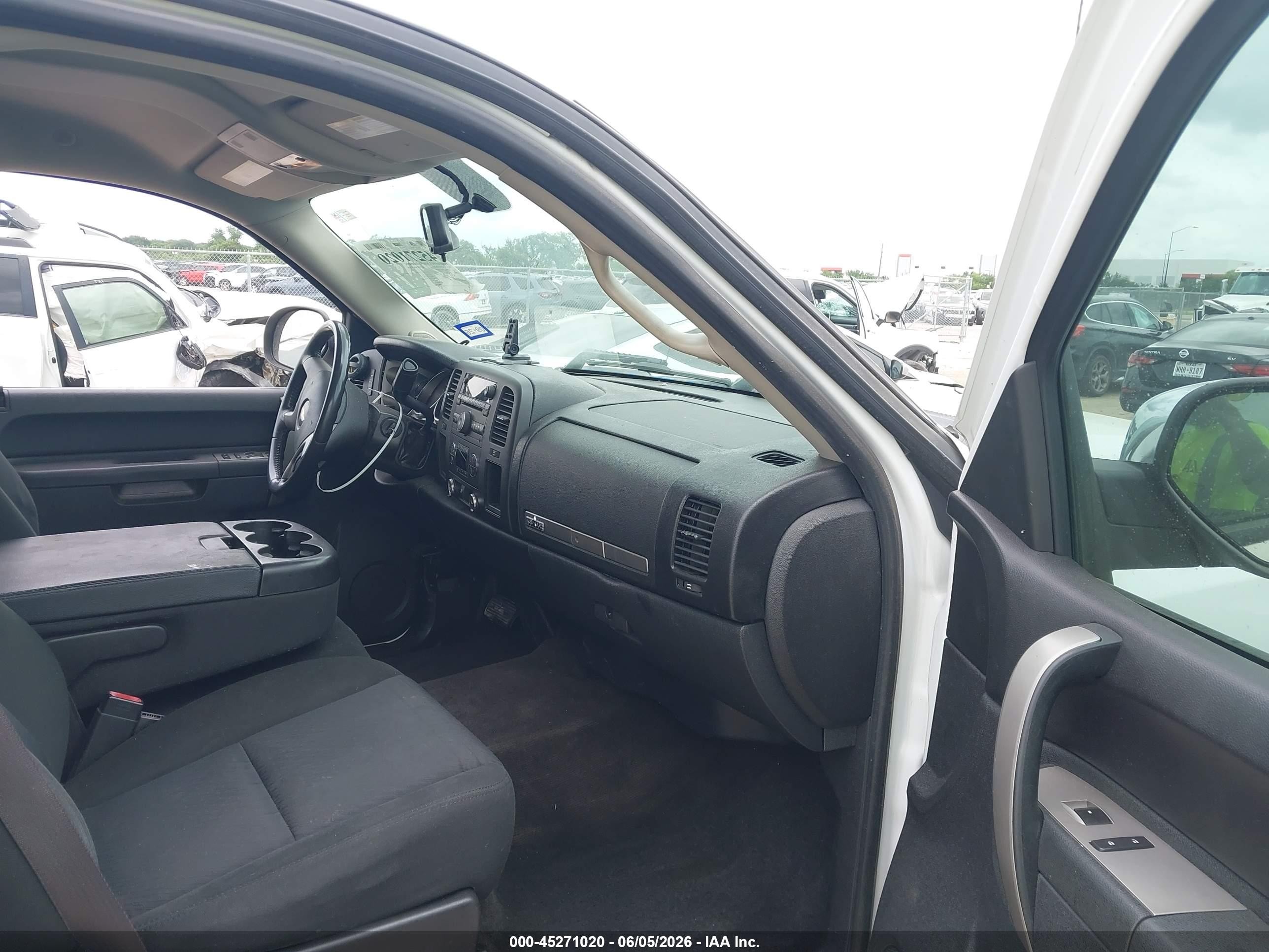 2011 Chevrolet Silverado 1500 Lt White vin: 3GCPCSE08BG286799
