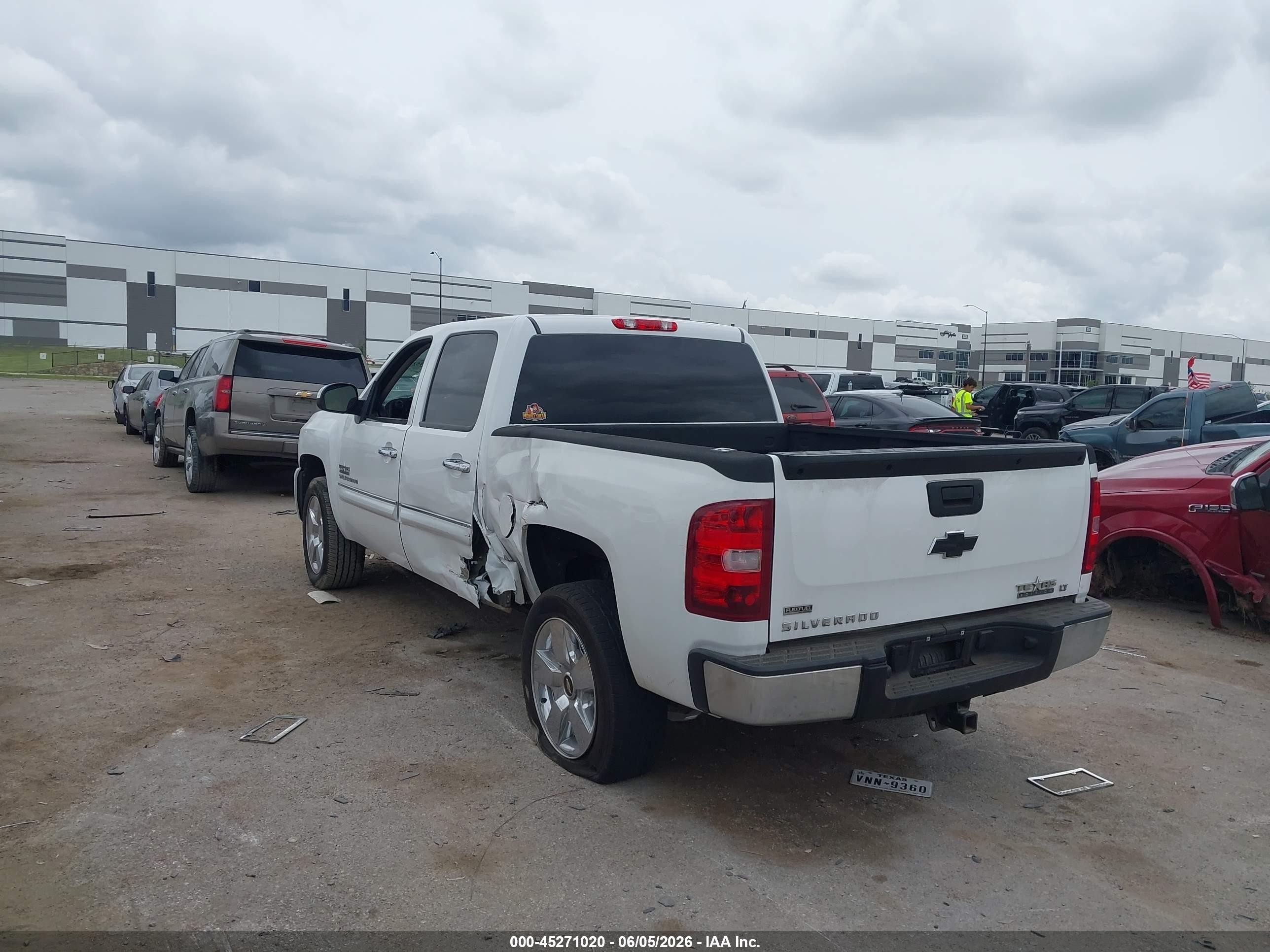 2011 Chevrolet Silverado 1500 Lt White vin: 3GCPCSE08BG286799