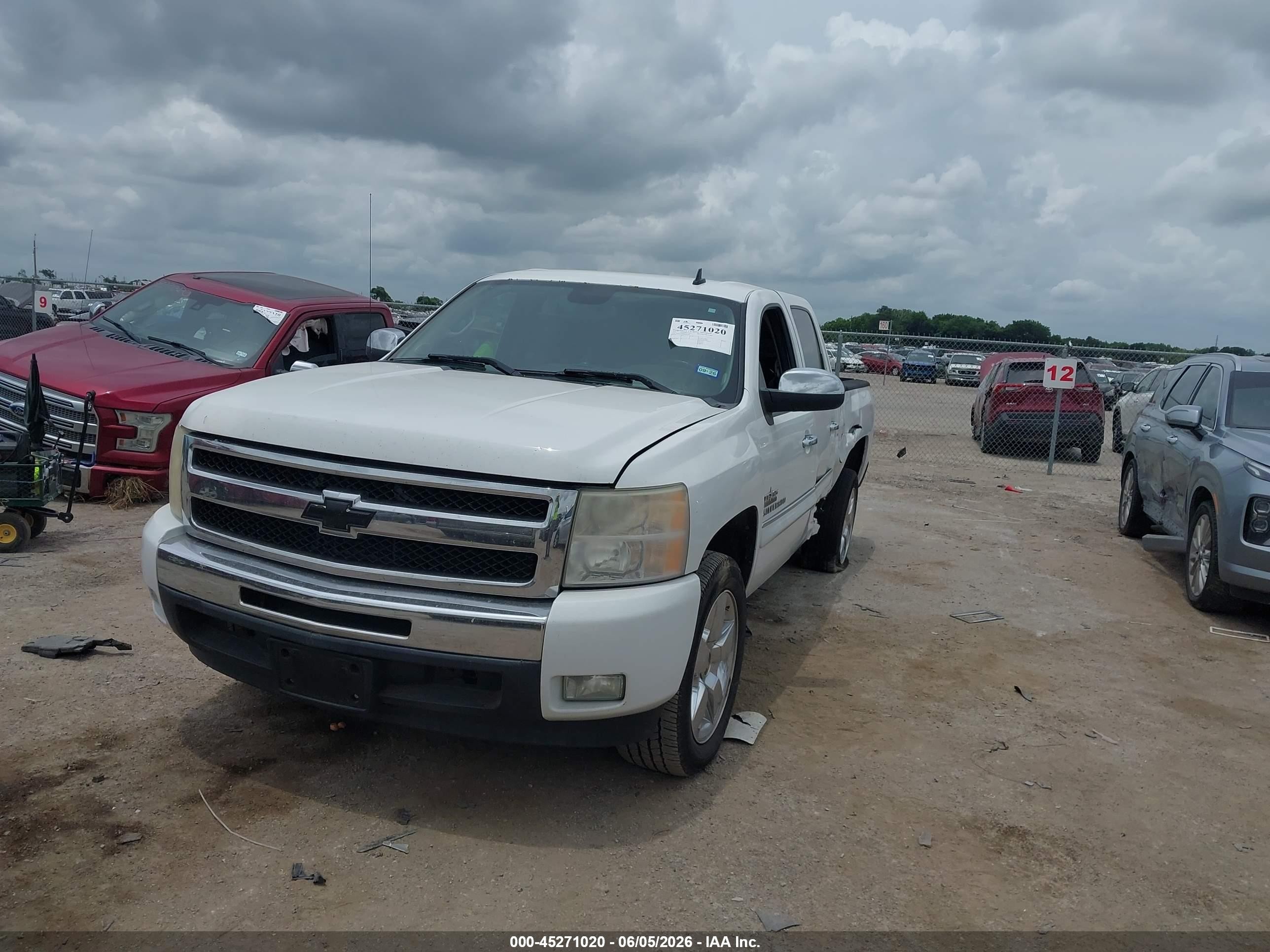 2011 Chevrolet Silverado 1500 Lt White vin: 3GCPCSE08BG286799