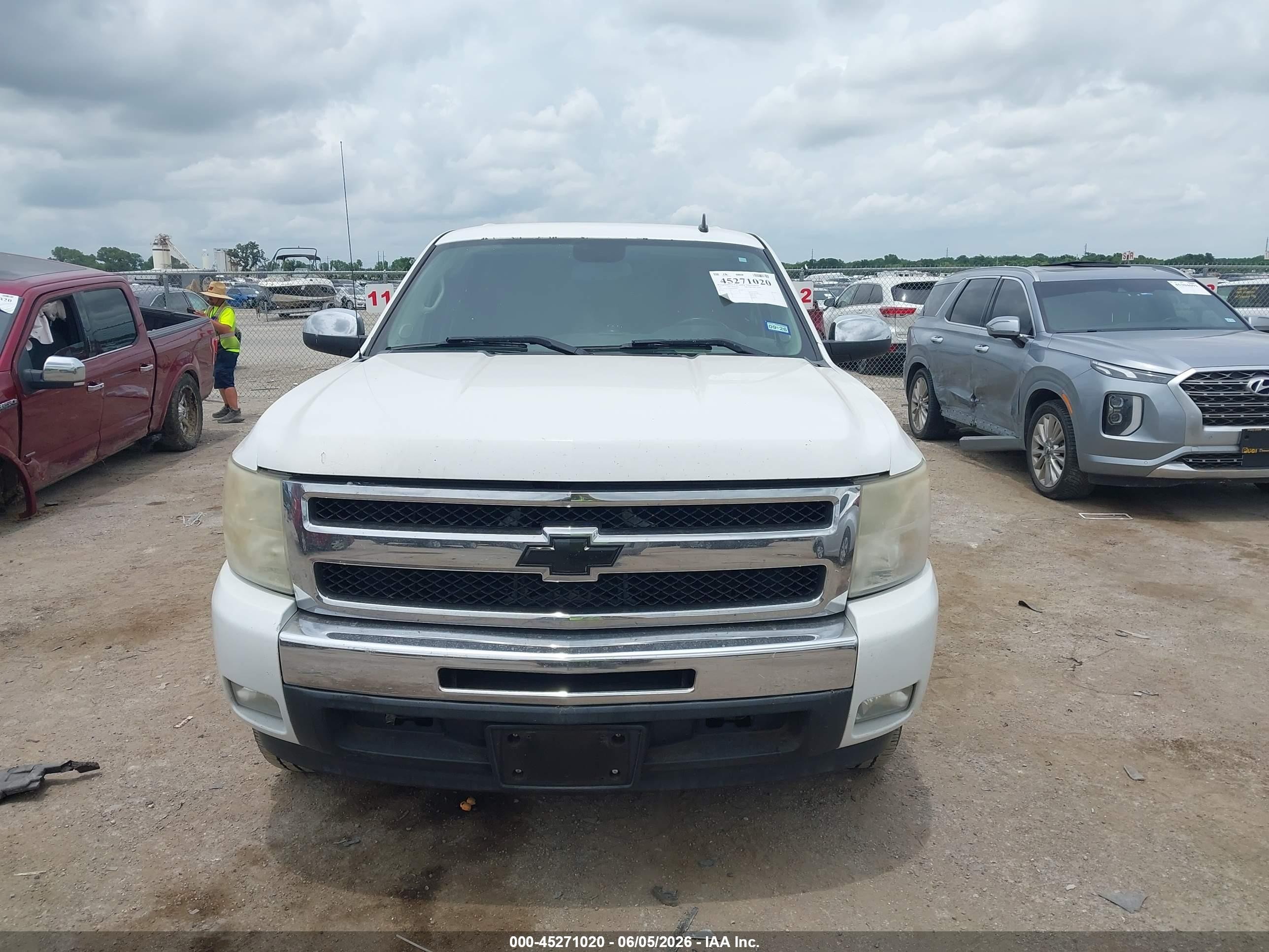 2011 Chevrolet Silverado 1500 Lt White vin: 3GCPCSE08BG286799