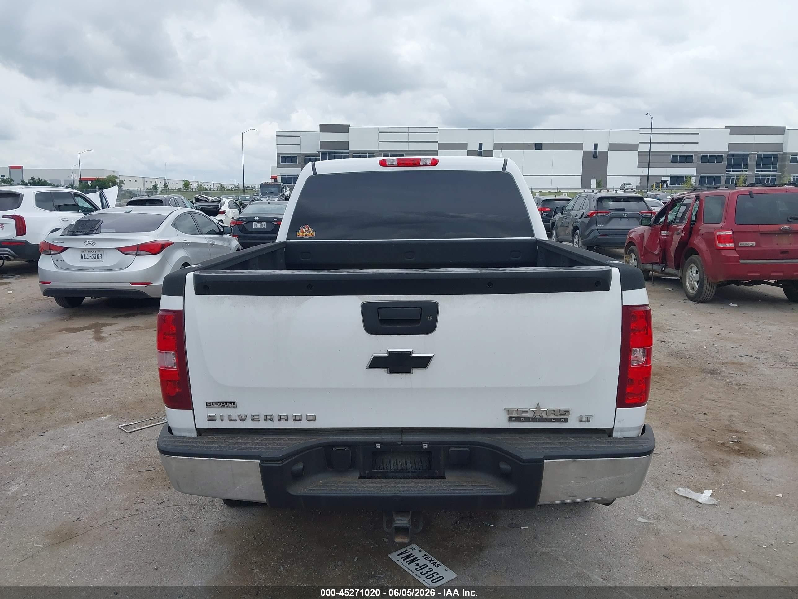 2011 Chevrolet Silverado 1500 Lt White vin: 3GCPCSE08BG286799