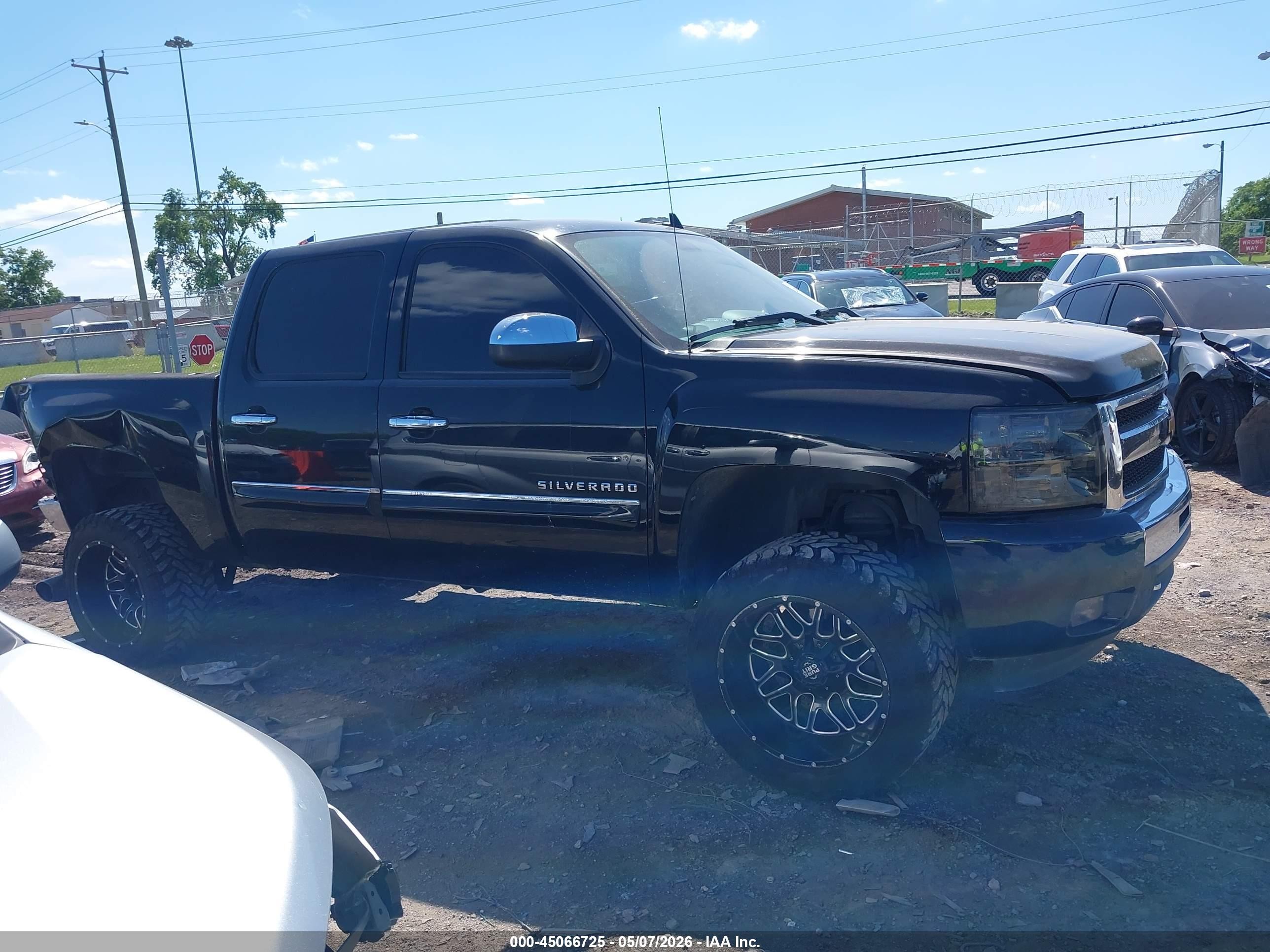 2011 Chevrolet Silverado 1500 Lt Black vin: 3GCPCSE08BG297642
