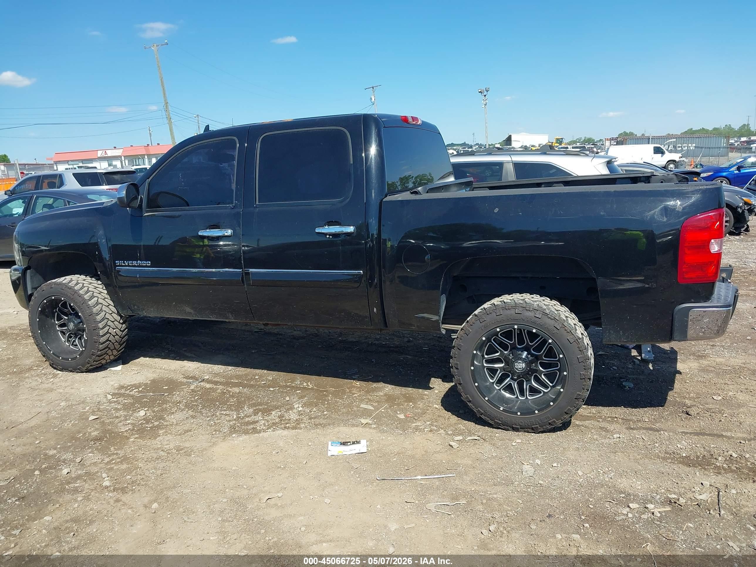 2011 Chevrolet Silverado 1500 Lt Black vin: 3GCPCSE08BG297642