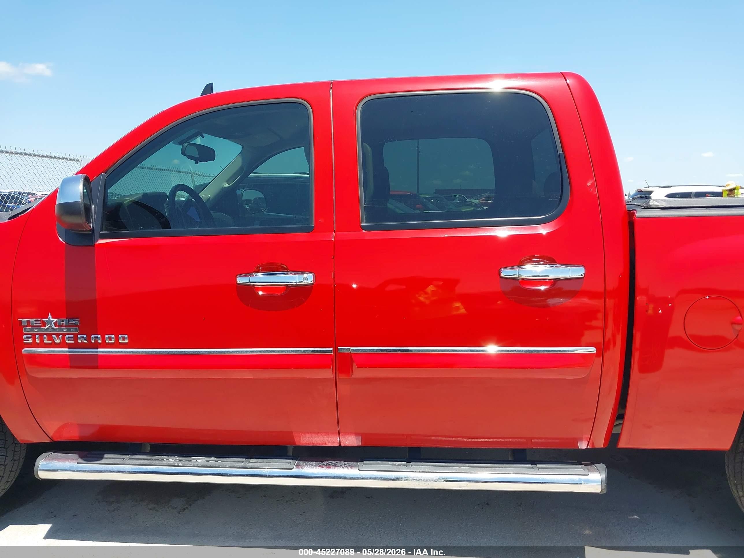 2011 Chevrolet Silverado 1500 Lt Red vin: 3GCPCSE08BG346242