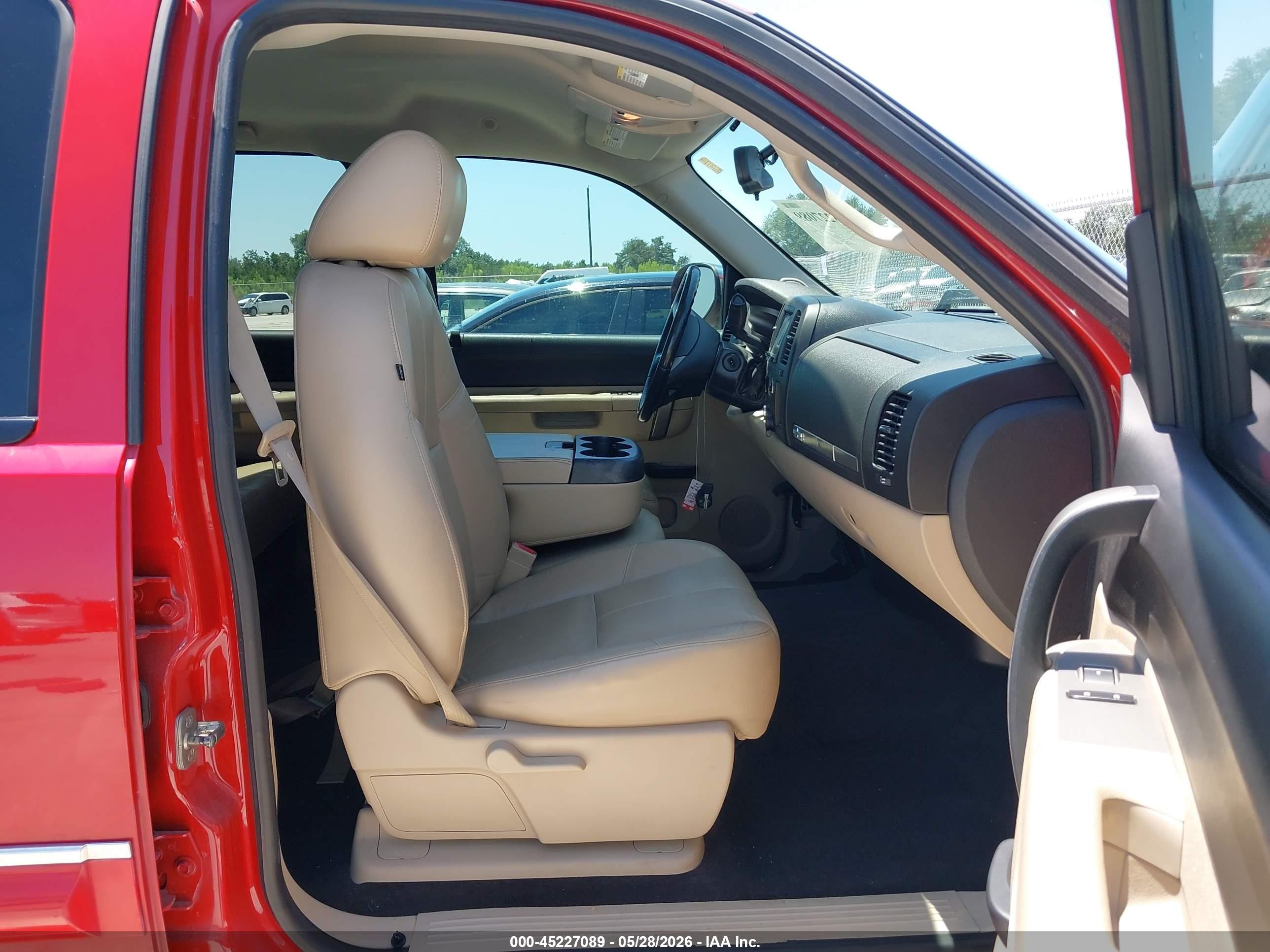2011 Chevrolet Silverado 1500 Lt Red vin: 3GCPCSE08BG346242