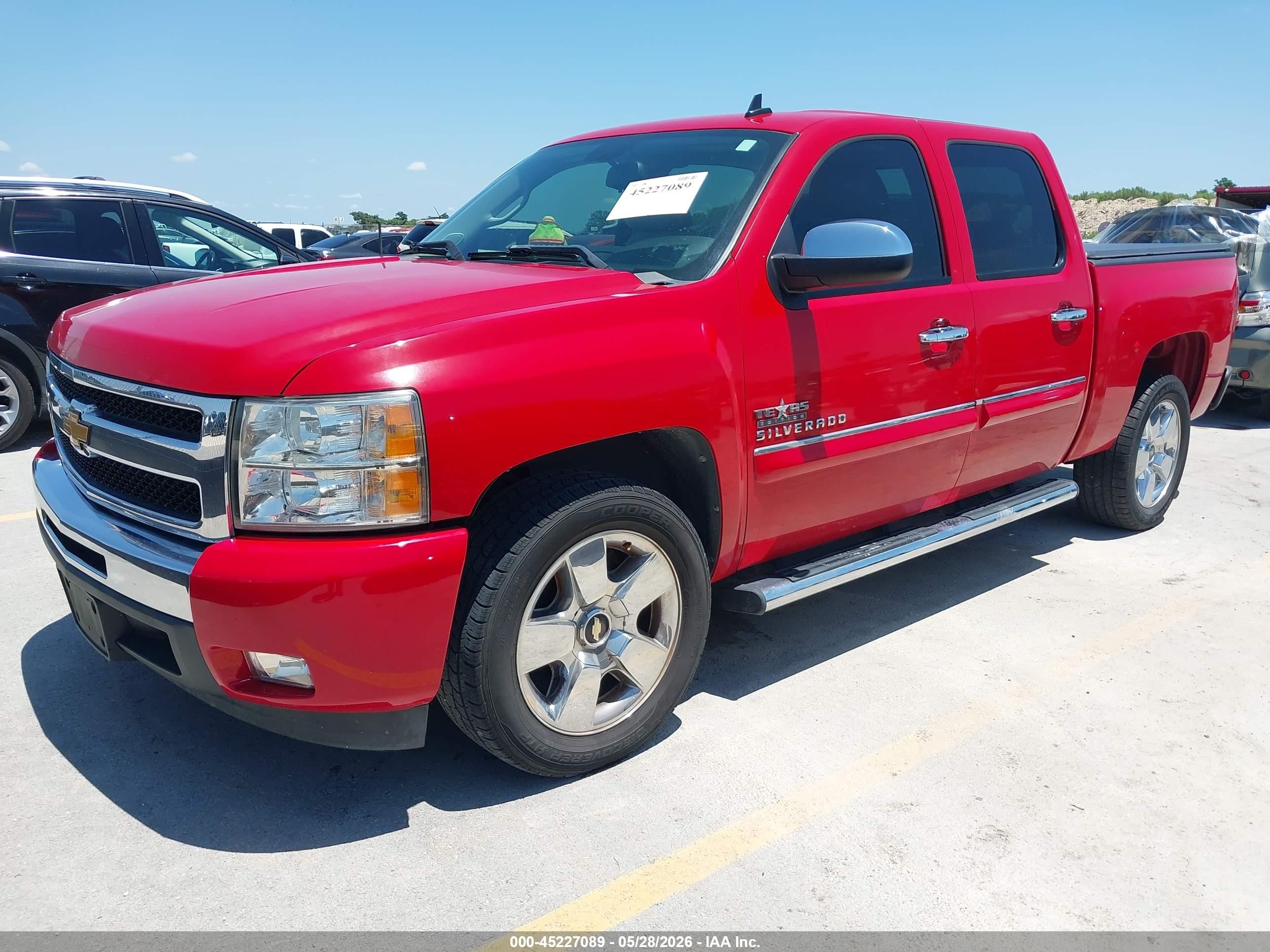 2011 Chevrolet Silverado 1500 Lt Red vin: 3GCPCSE08BG346242