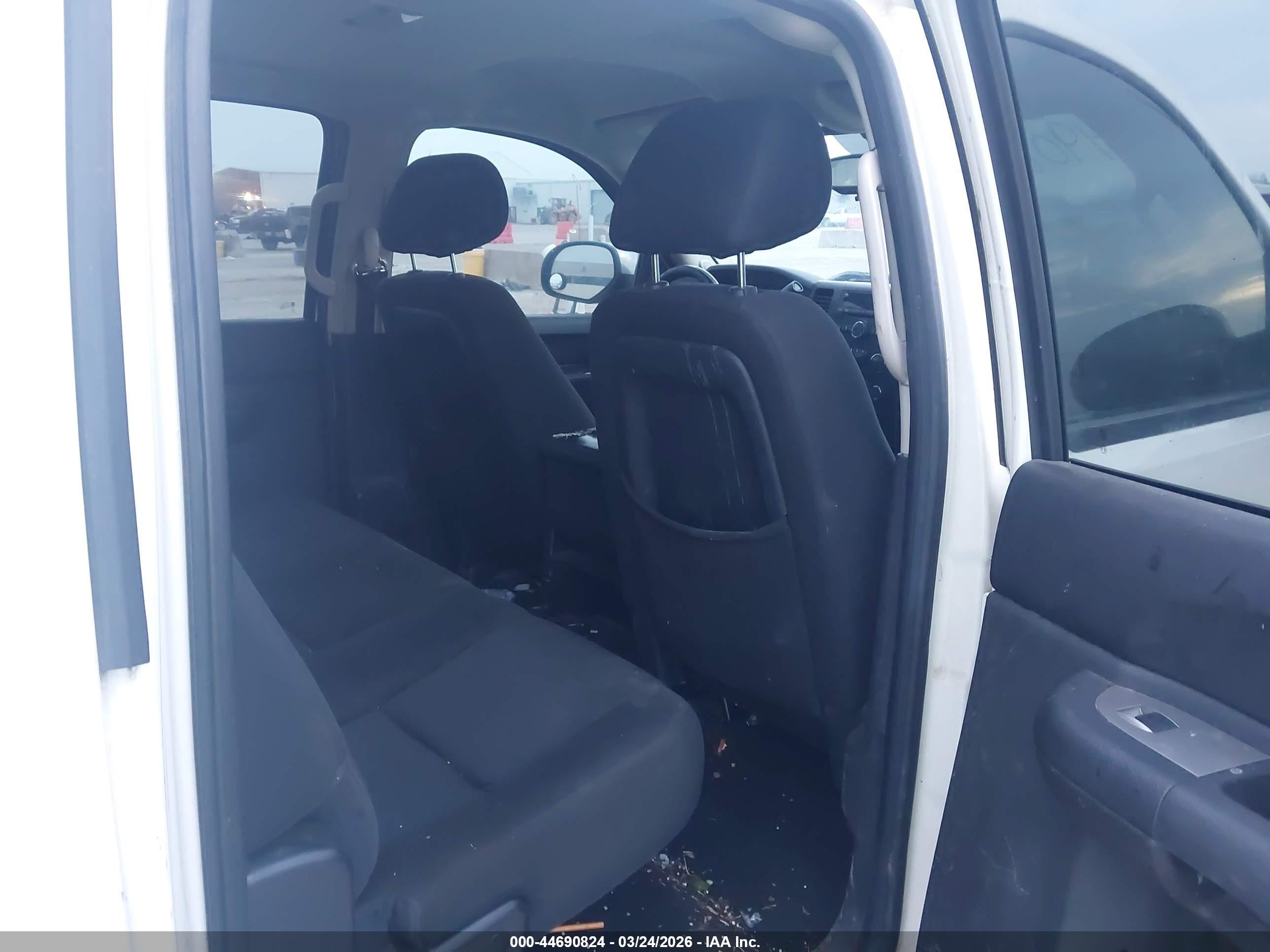 2011 Chevrolet Silverado 1500 Lt White vin: 3GCPCSE08BG405418