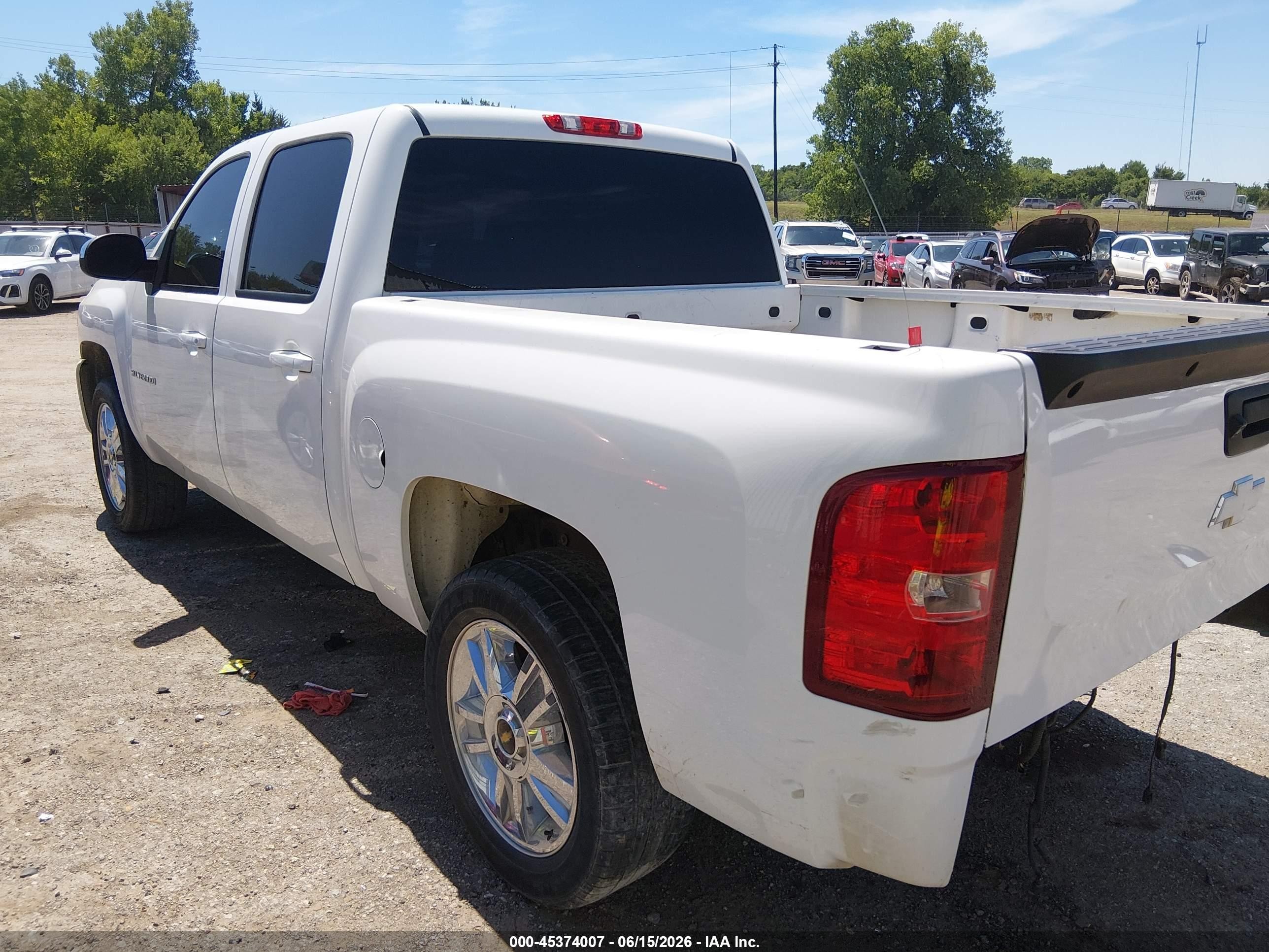 2013 Chevrolet Silverado 1500 Lt White vin: 3GCPCSE08DG137988