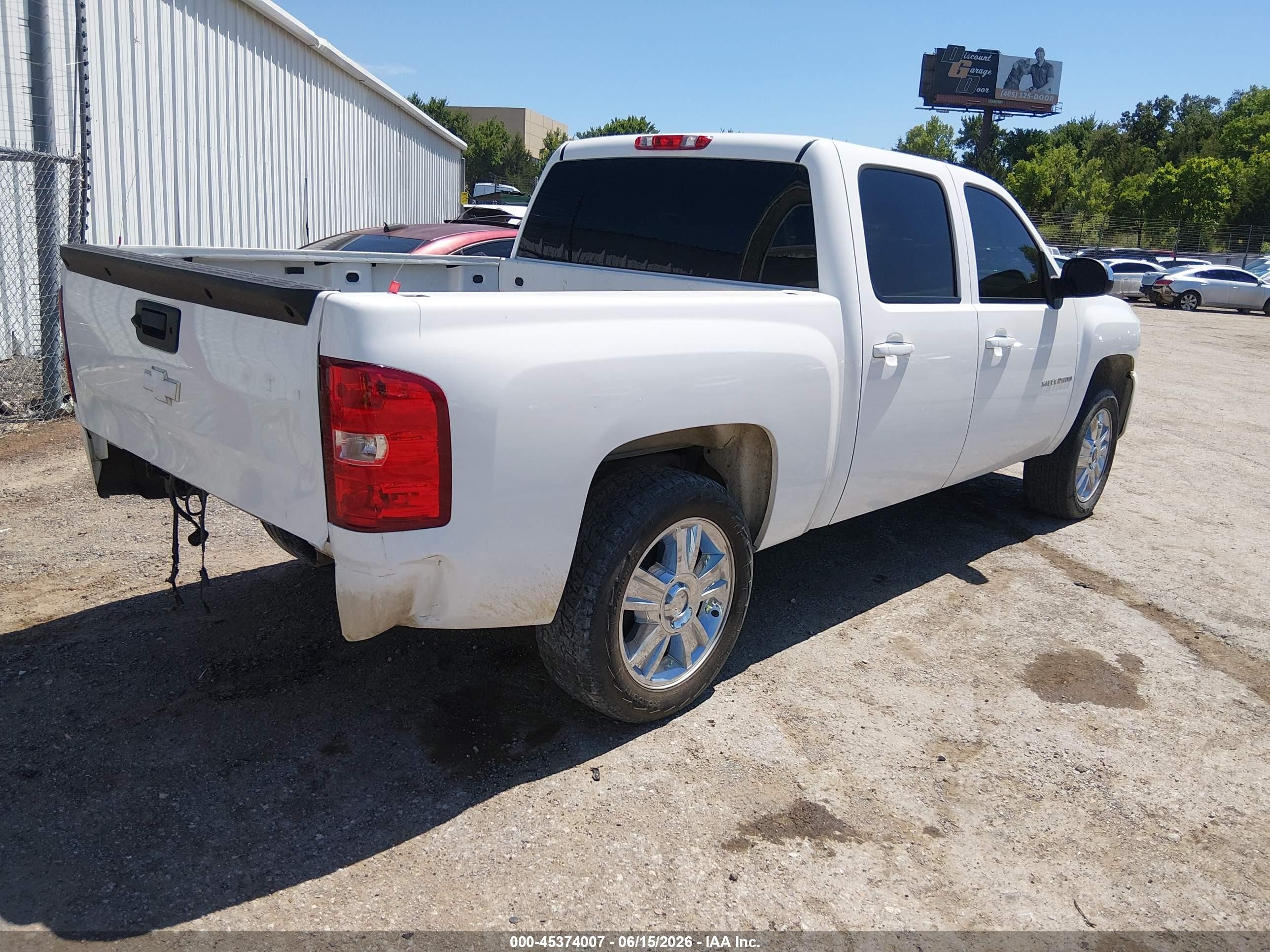2013 Chevrolet Silverado 1500 Lt White vin: 3GCPCSE08DG137988