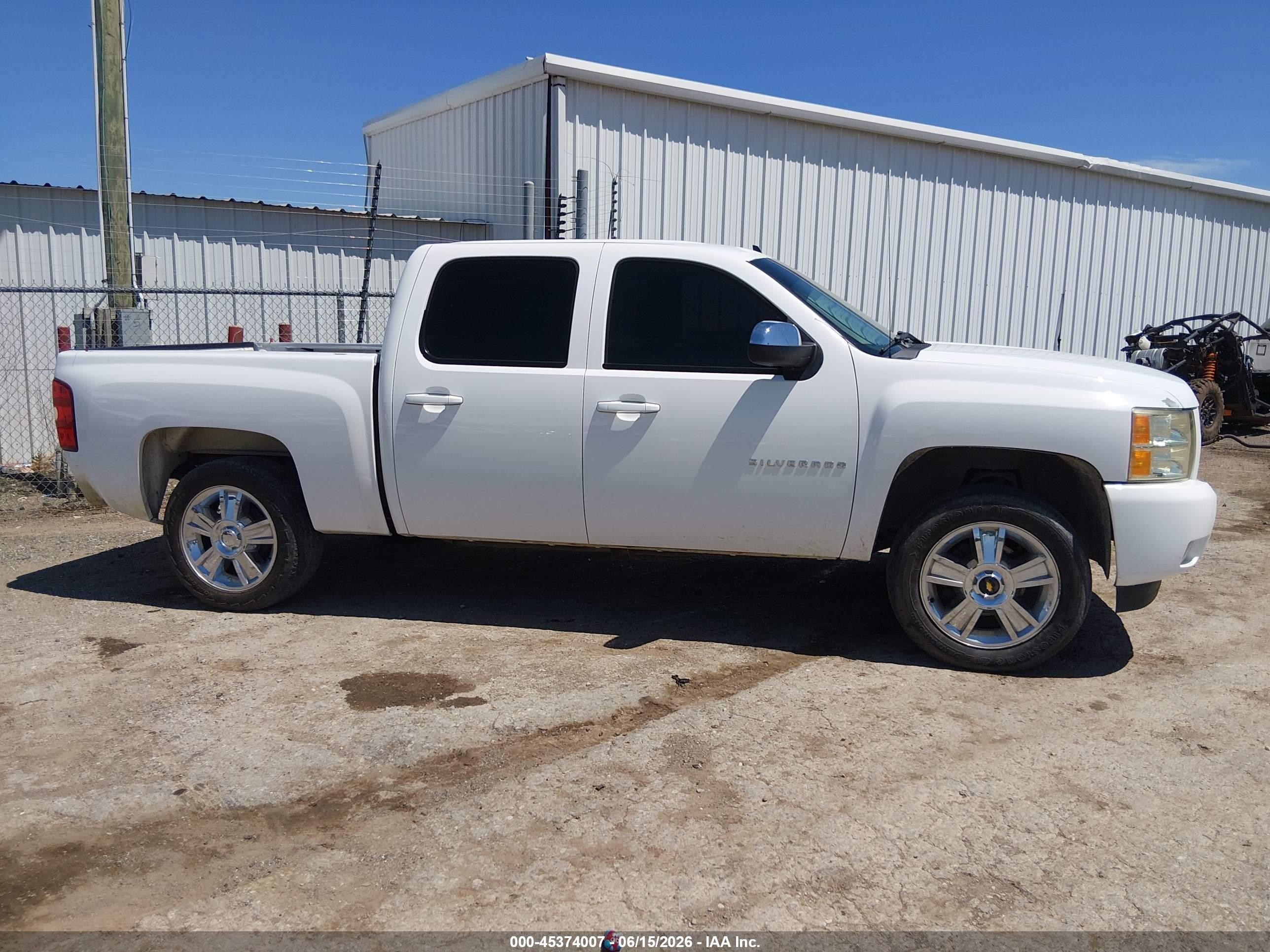 2013 Chevrolet Silverado 1500 Lt White vin: 3GCPCSE08DG137988