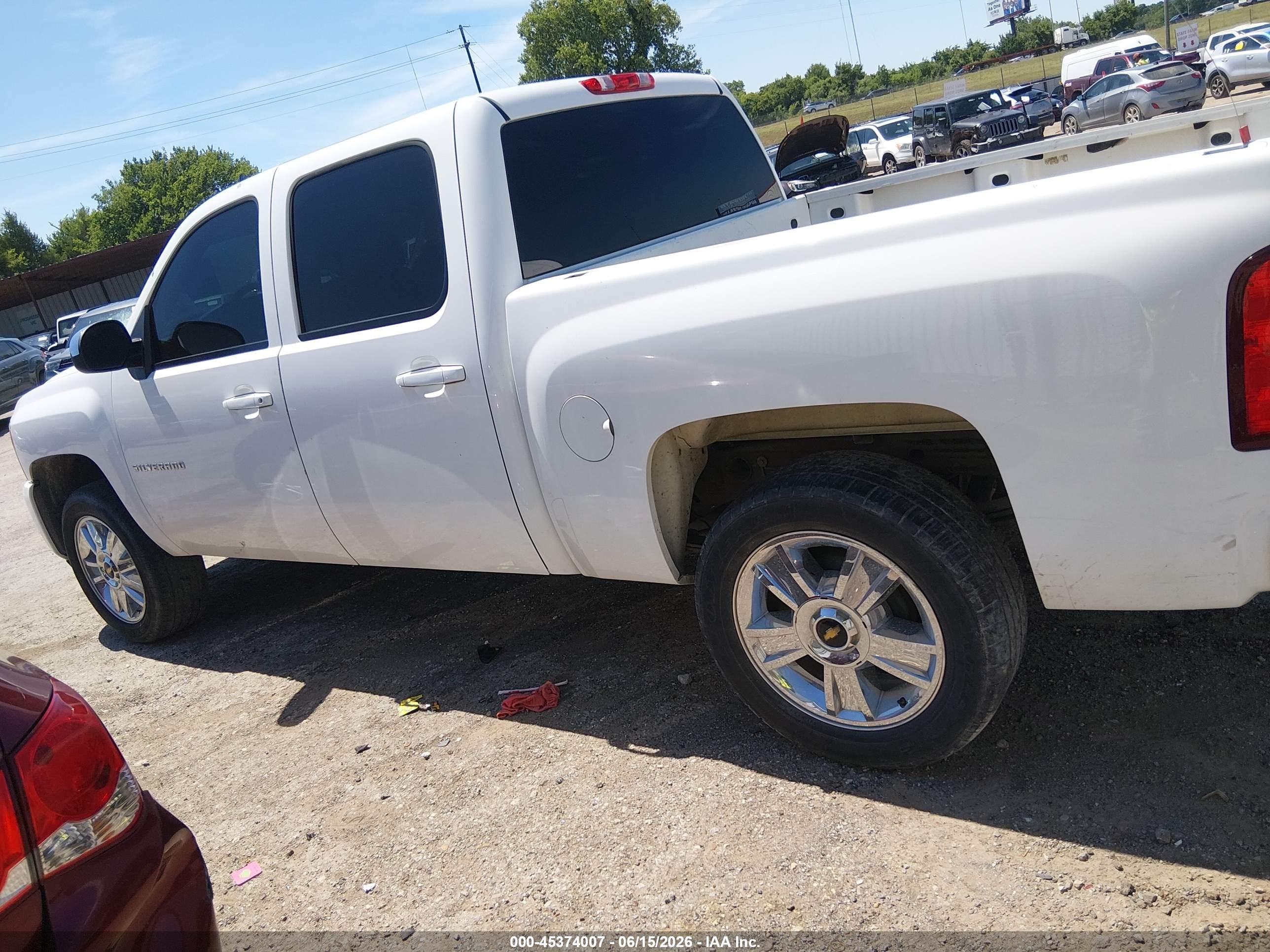 2013 Chevrolet Silverado 1500 Lt White vin: 3GCPCSE08DG137988