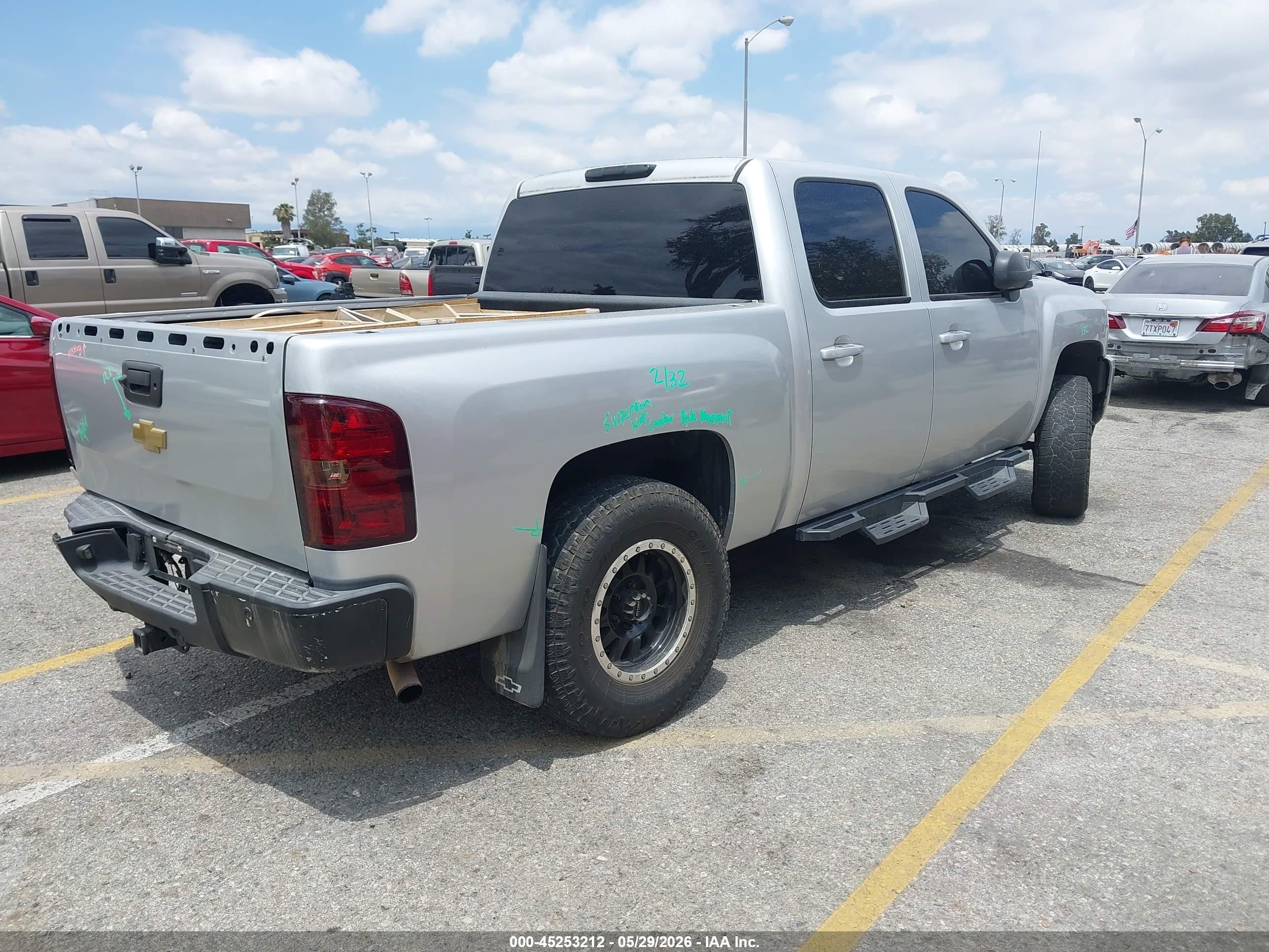 2013 Chevrolet Silverado 1500 Lt Серебряный vin: 3GCPCSE08DG148912