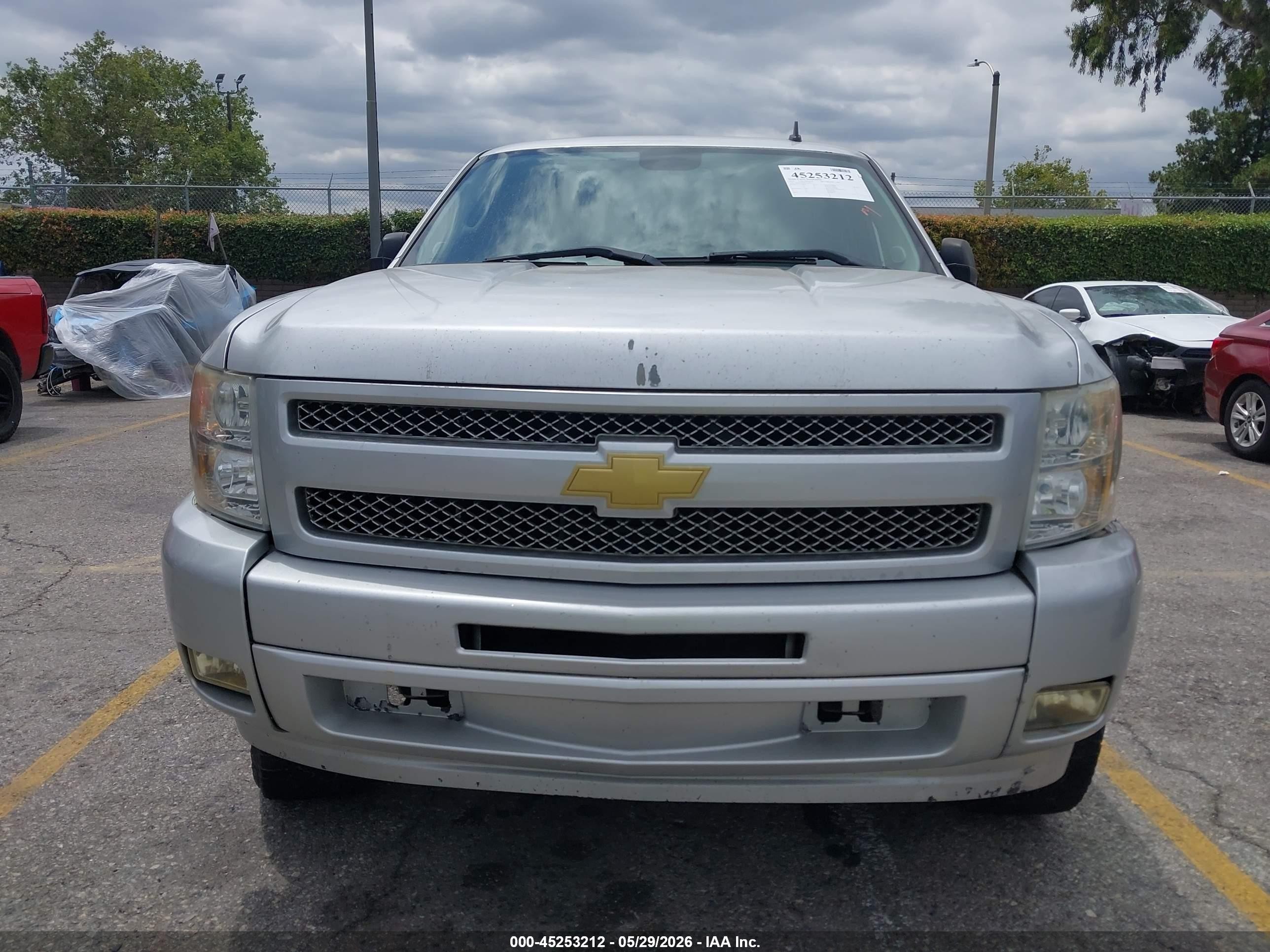 2013 Chevrolet Silverado 1500 Lt Серебряный vin: 3GCPCSE08DG148912