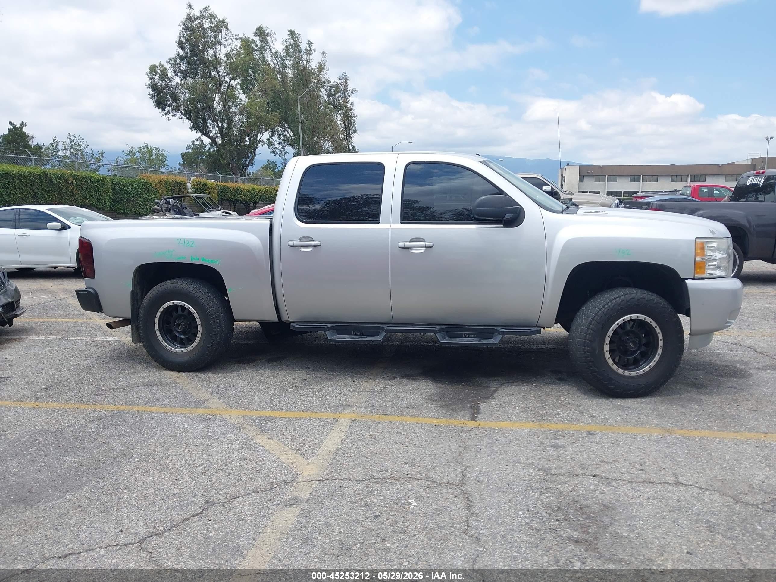 2013 Chevrolet Silverado 1500 Lt Серебряный vin: 3GCPCSE08DG148912