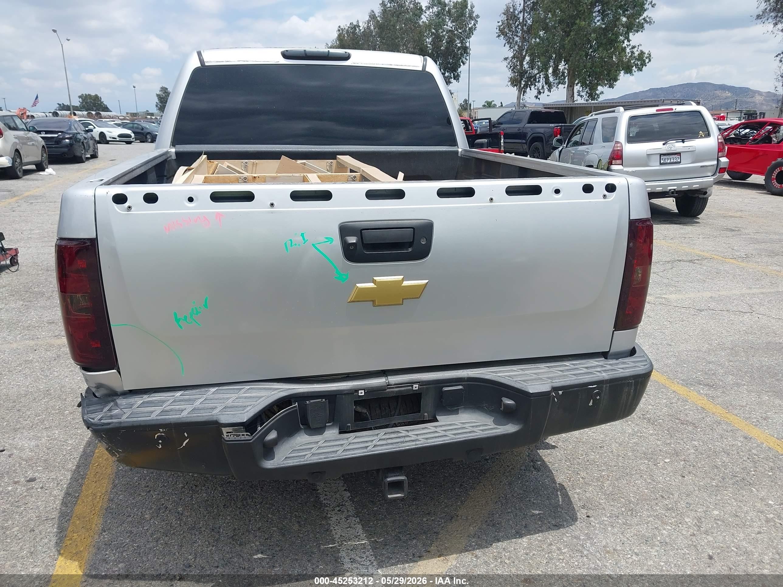 2013 Chevrolet Silverado 1500 Lt Серебряный vin: 3GCPCSE08DG148912