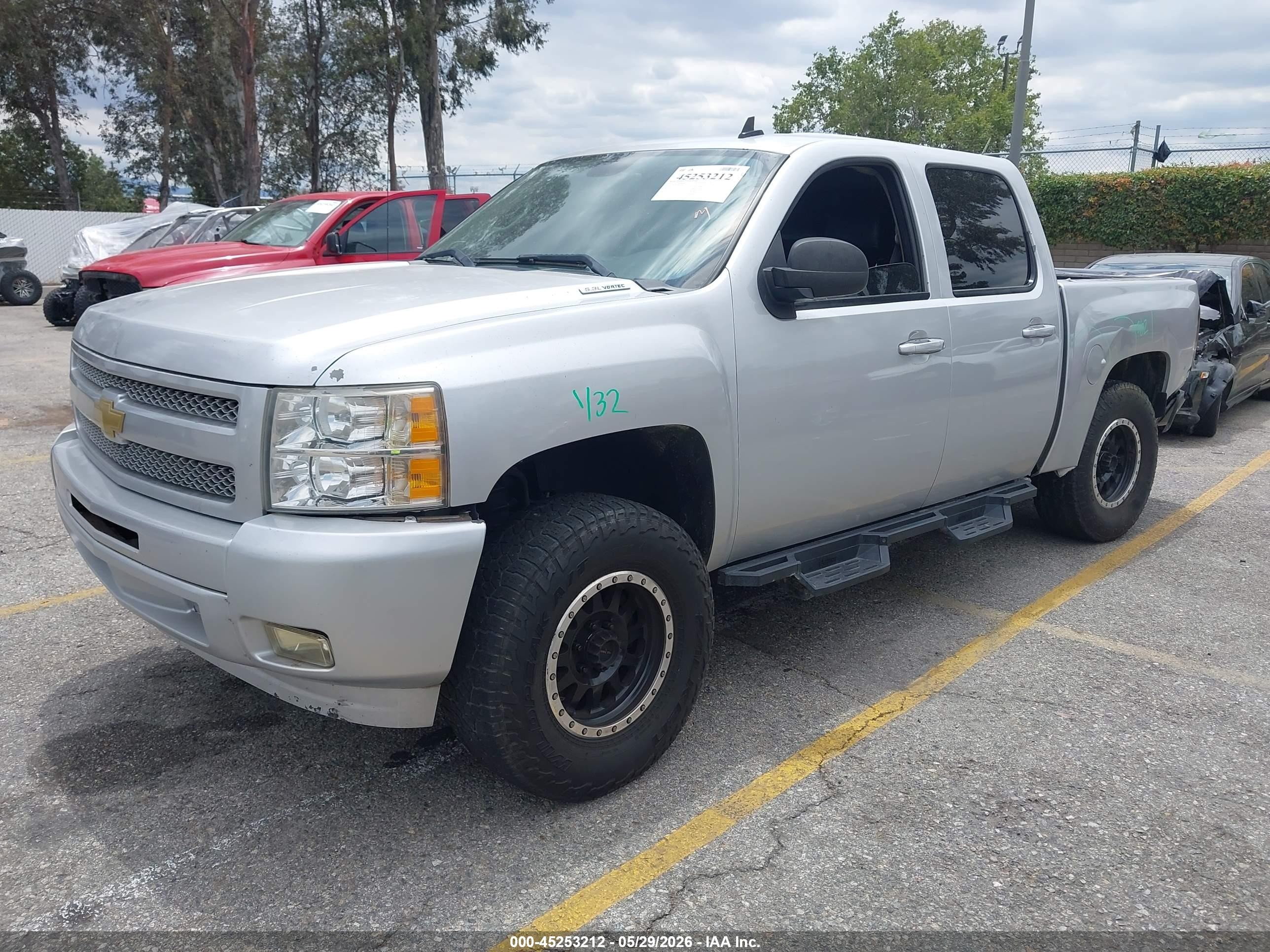 2013 Chevrolet Silverado 1500 Lt Серебряный vin: 3GCPCSE08DG148912