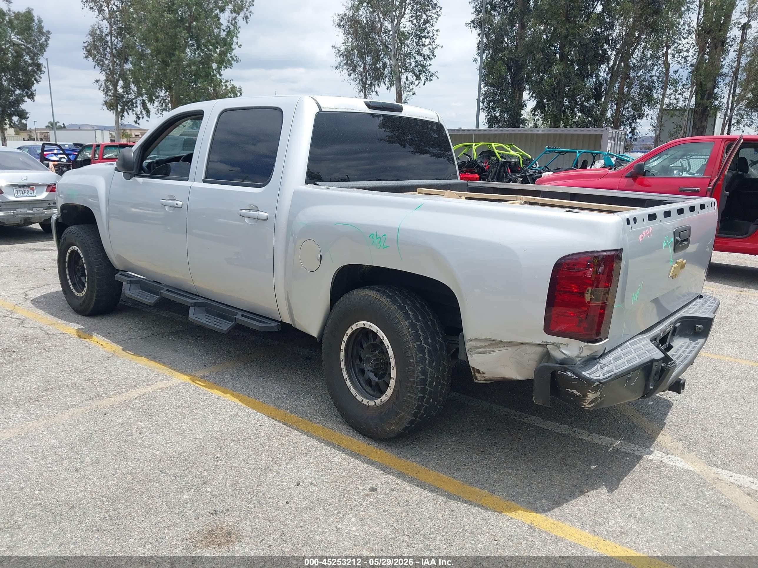 2013 Chevrolet Silverado 1500 Lt Серебряный vin: 3GCPCSE08DG148912