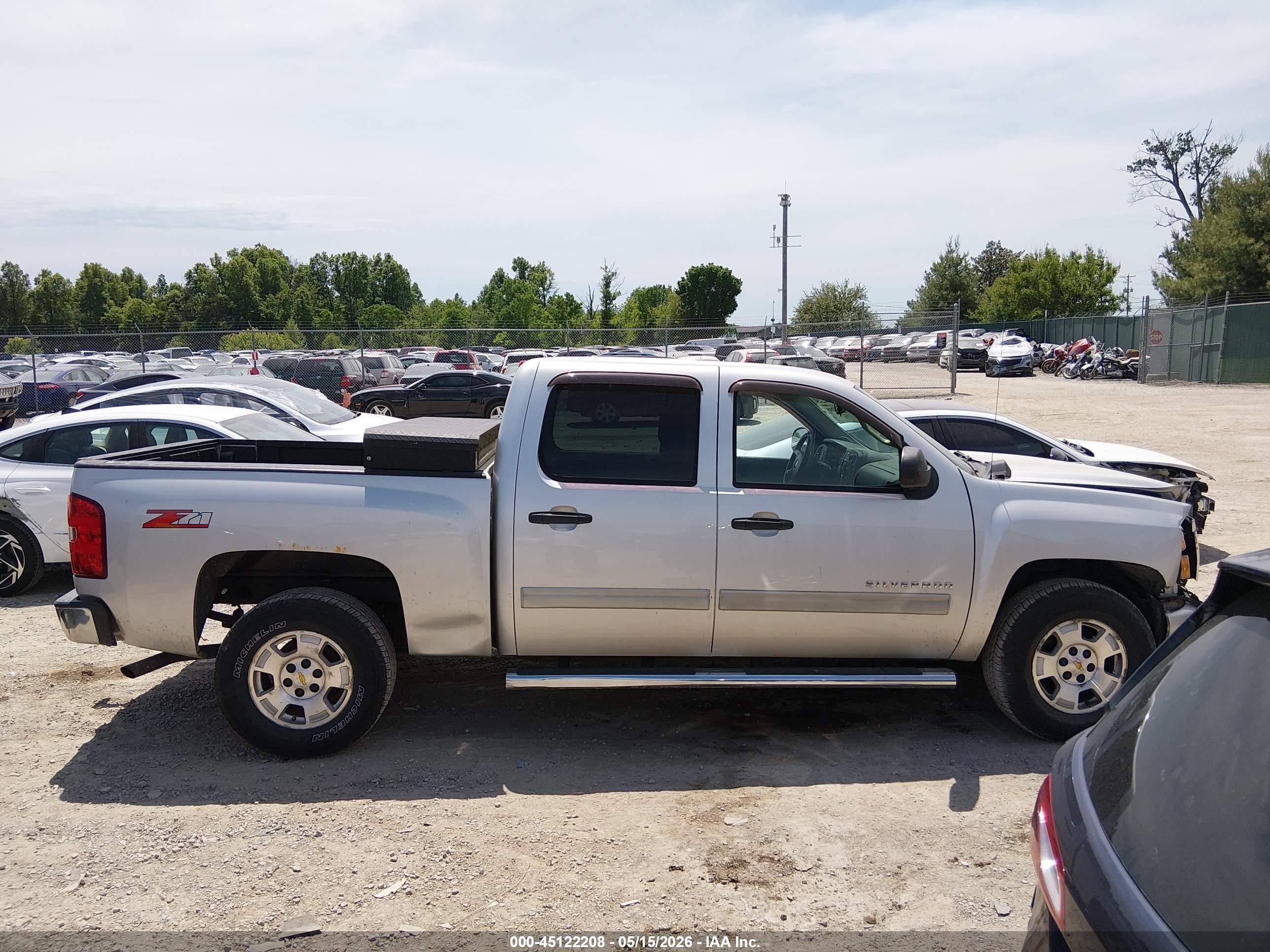 2011 Chevrolet Silverado 1500 Lt Gray vin: 3GCPCSE09BG209455