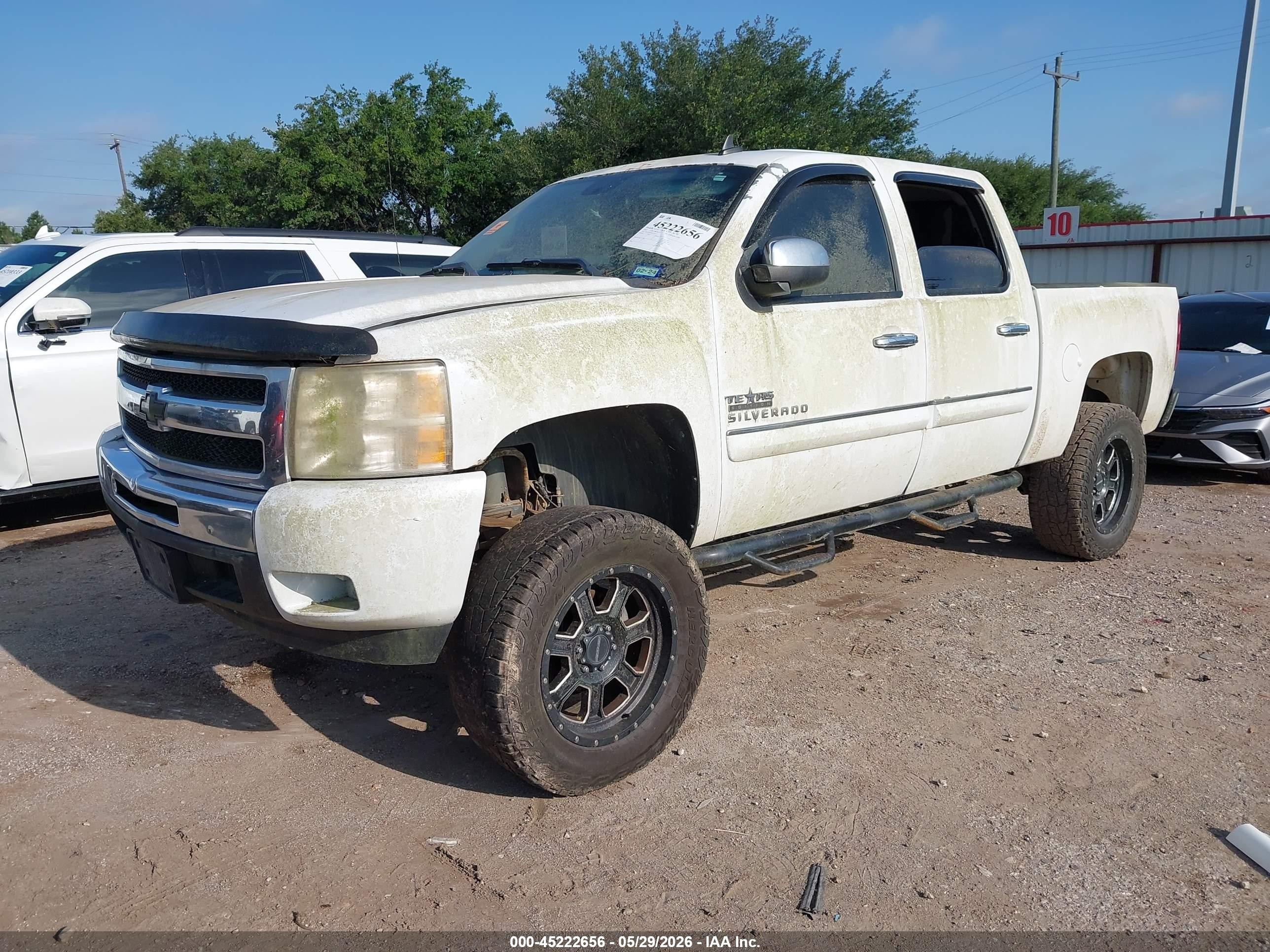 2011 Chevrolet Silverado 1500 Lt White vin: 3GCPCSE09BG337131